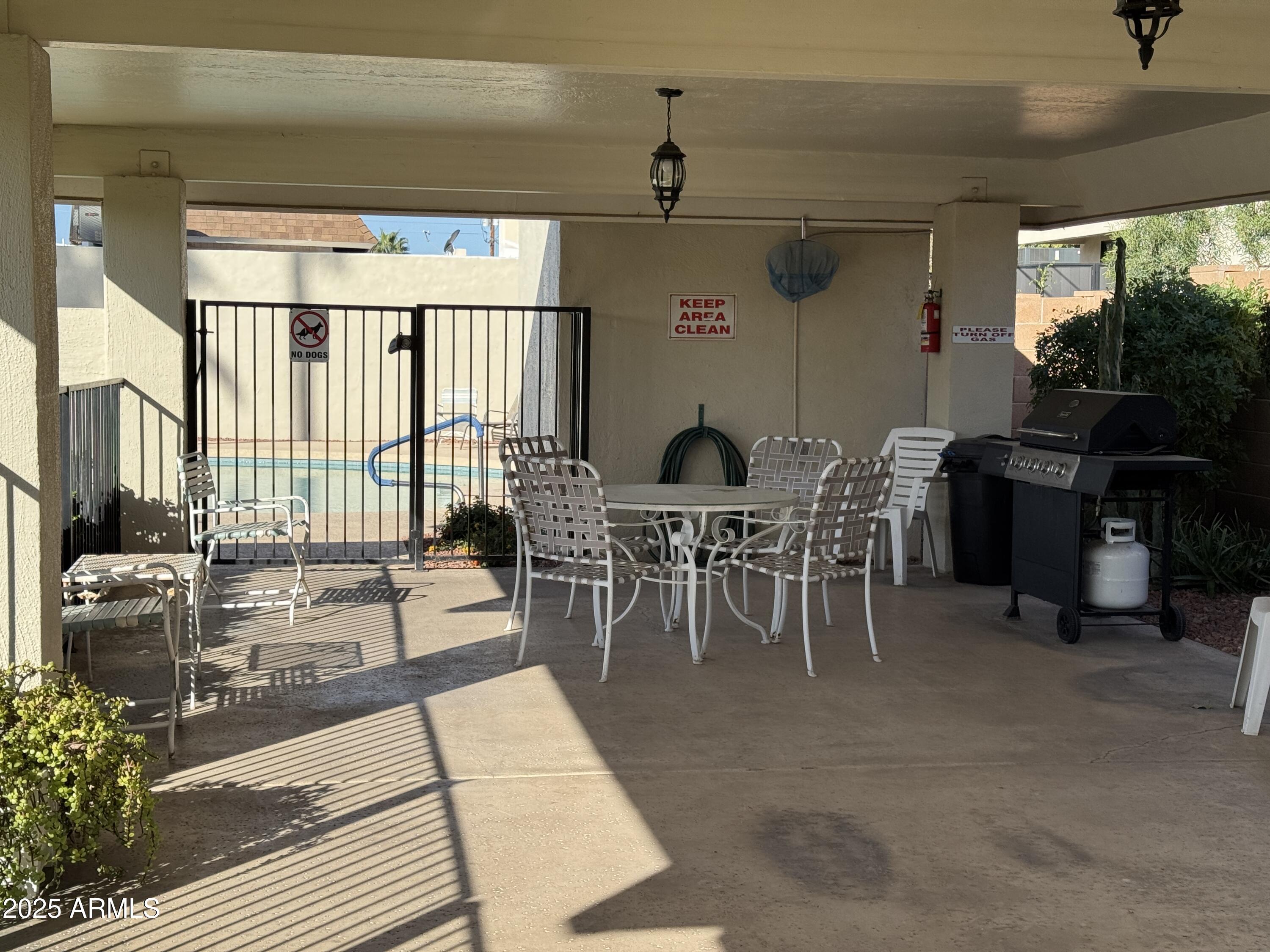 1651 E Borghese Place