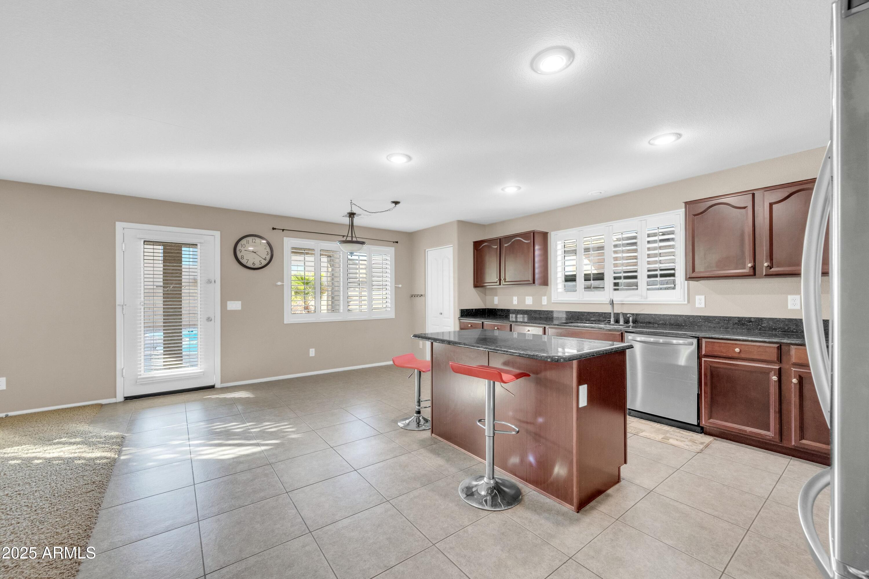 42015 W HILLMAN Drive