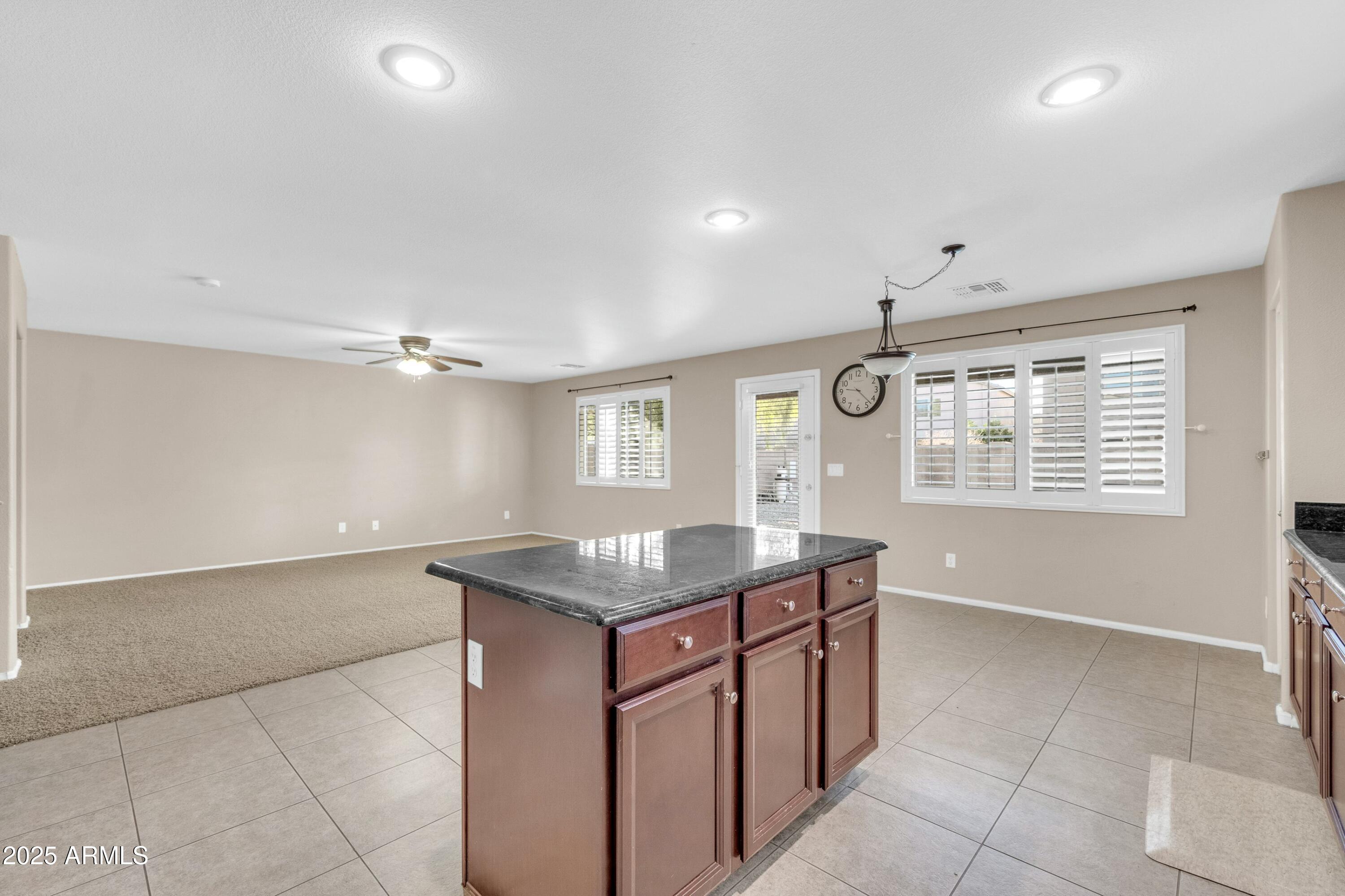 42015 W HILLMAN Drive