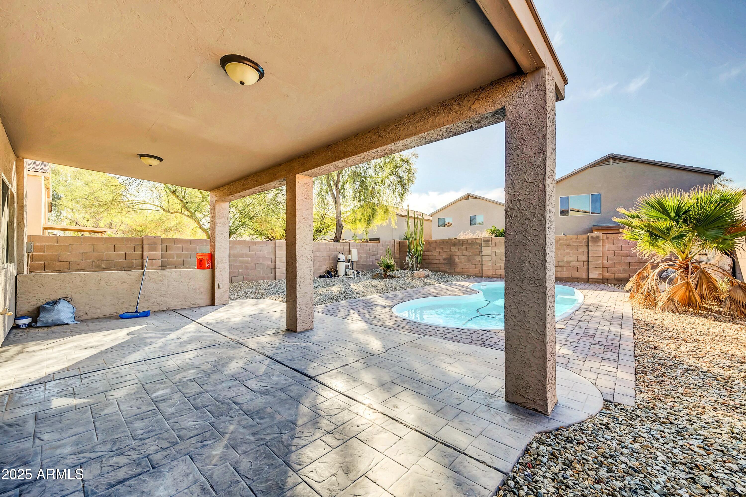 42015 W HILLMAN Drive