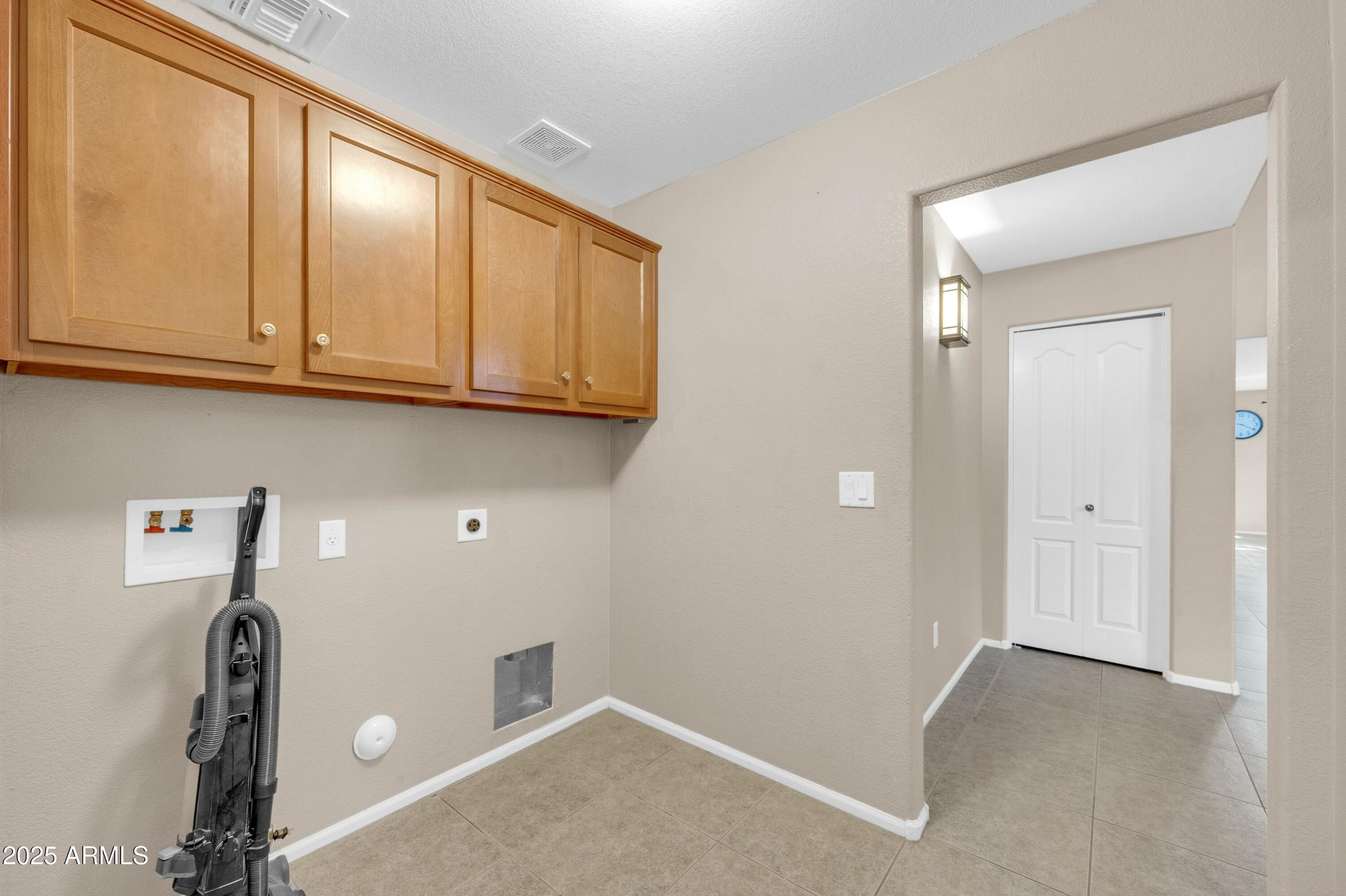 42015 W HILLMAN Drive