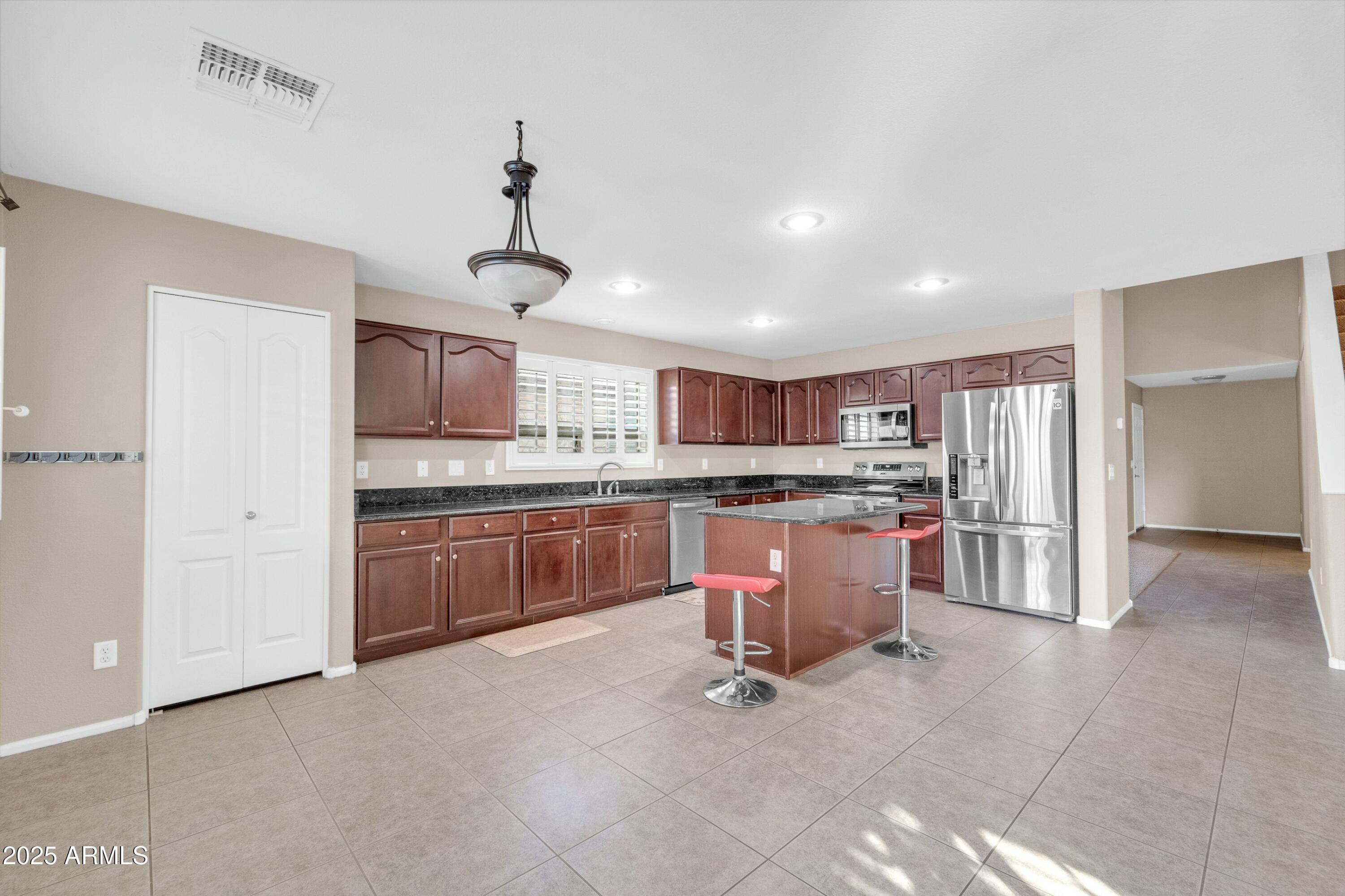 42015 W HILLMAN Drive