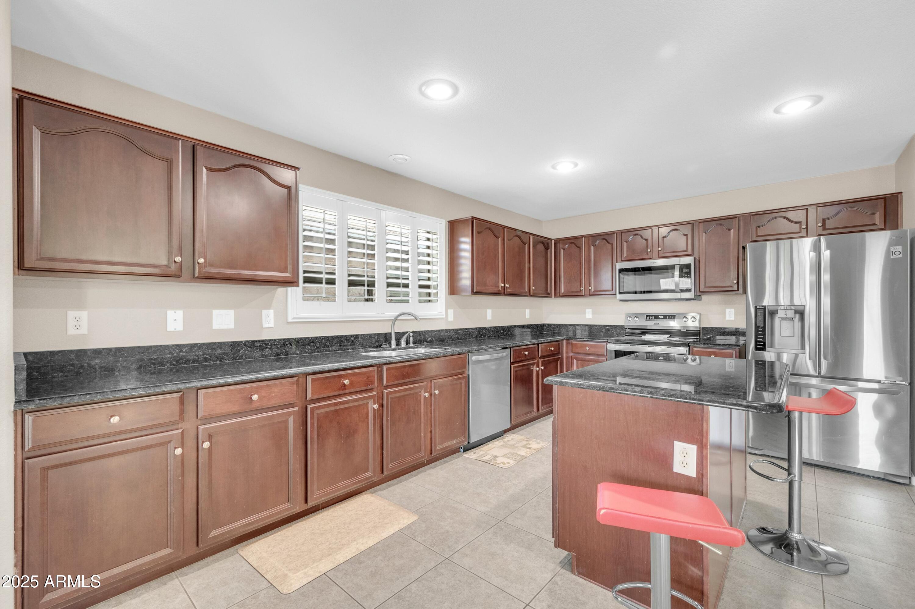 42015 W HILLMAN Drive