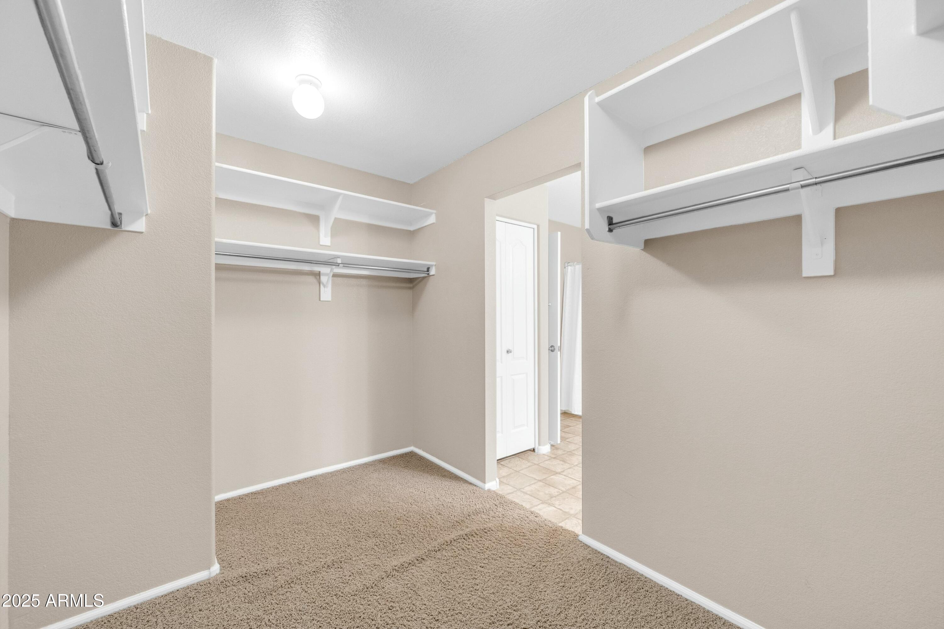 42015 W HILLMAN Drive