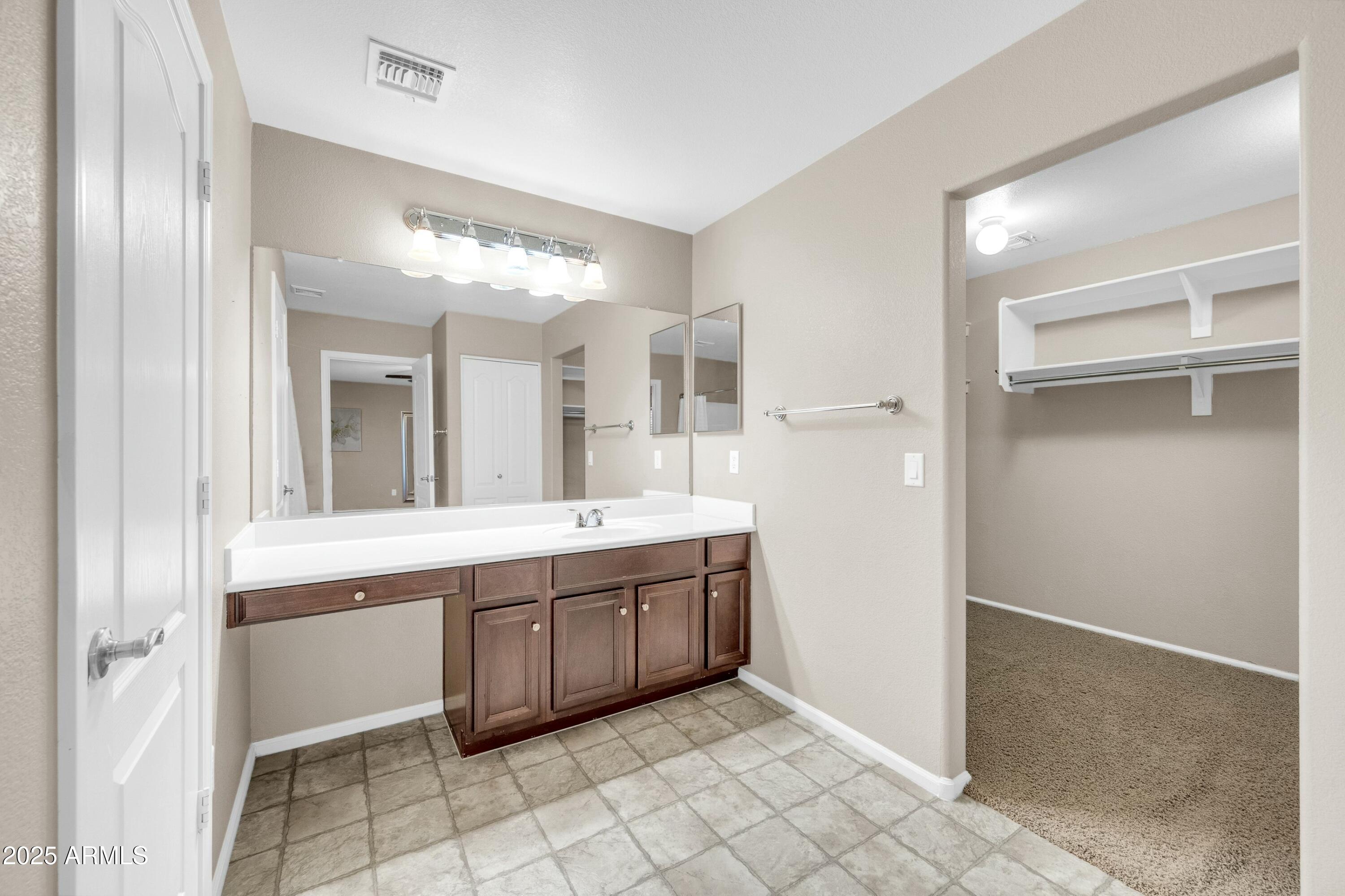 42015 W HILLMAN Drive