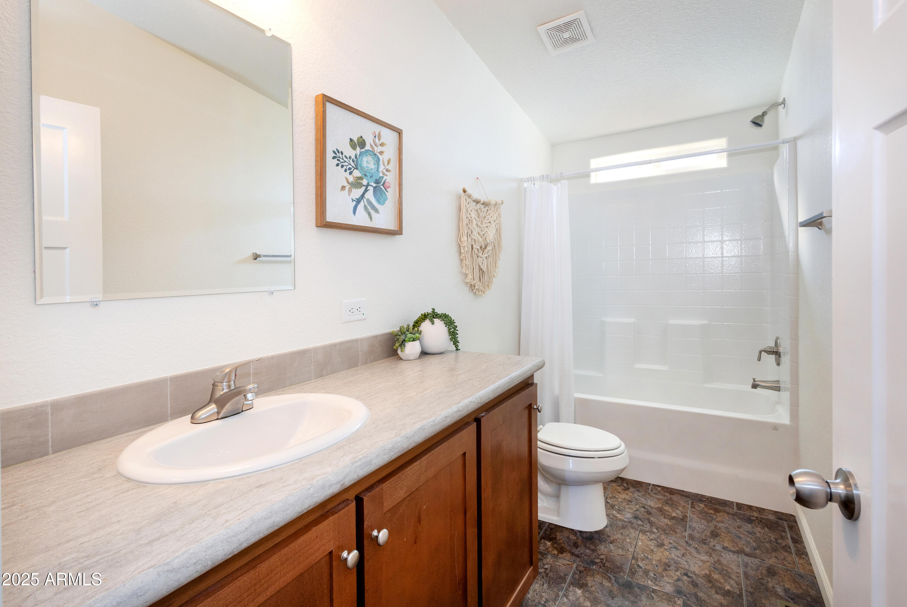 35821 W MONTECITO Avenue