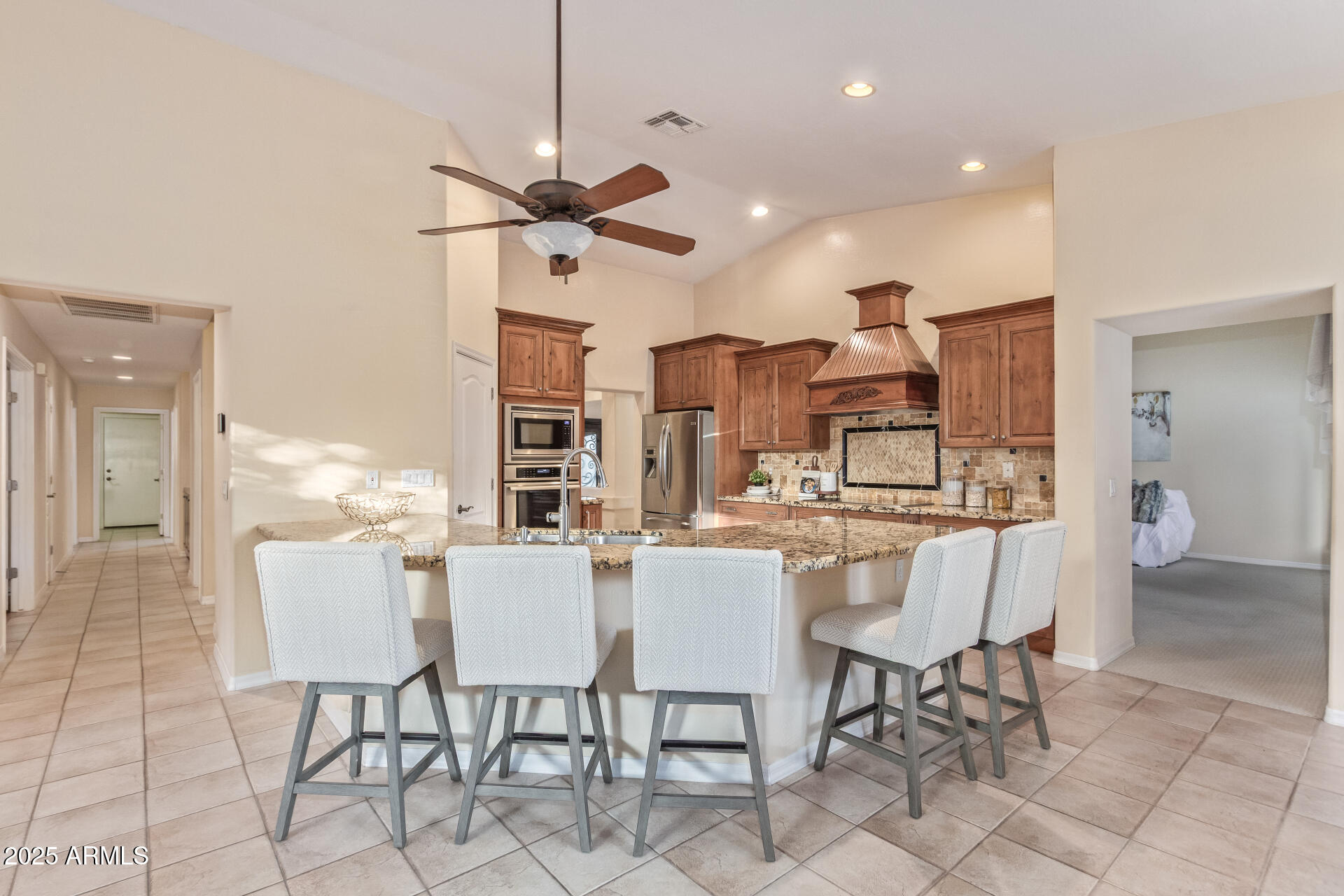 2625 W OAKLAND Street