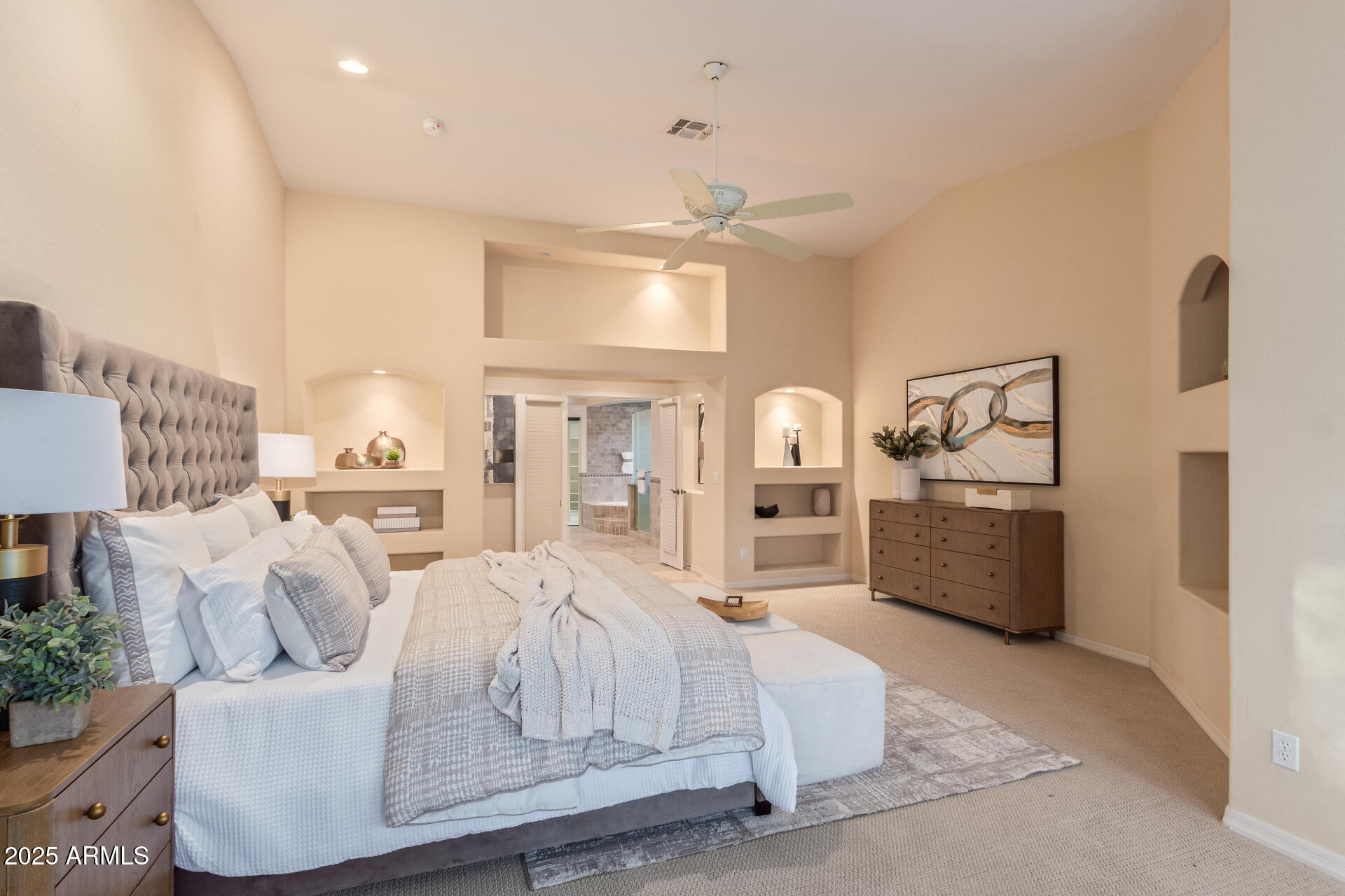 2625 W OAKLAND Street