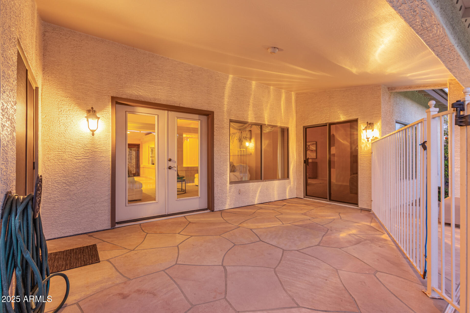 2625 W OAKLAND Street