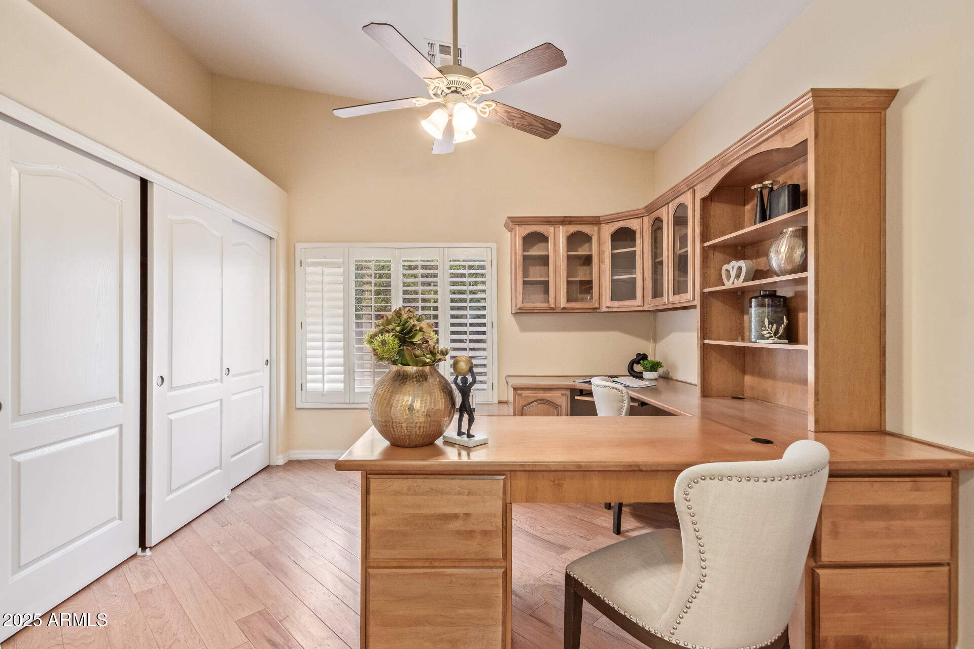 2625 W OAKLAND Street