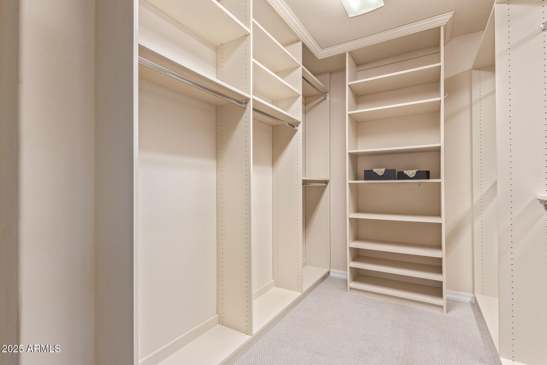 2625 W OAKLAND Street