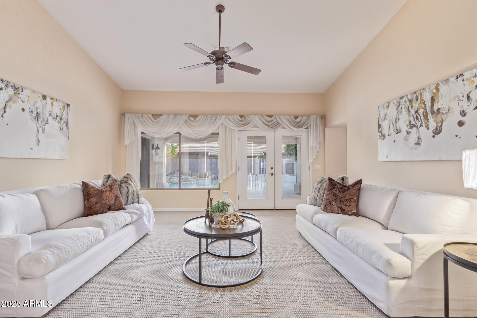 2625 W OAKLAND Street