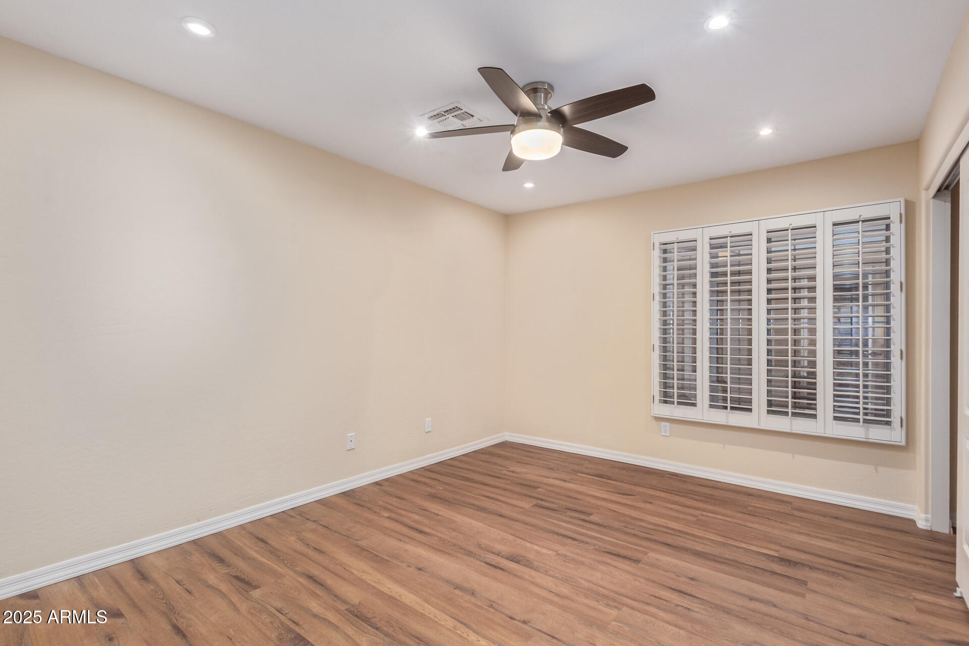 2625 W OAKLAND Street