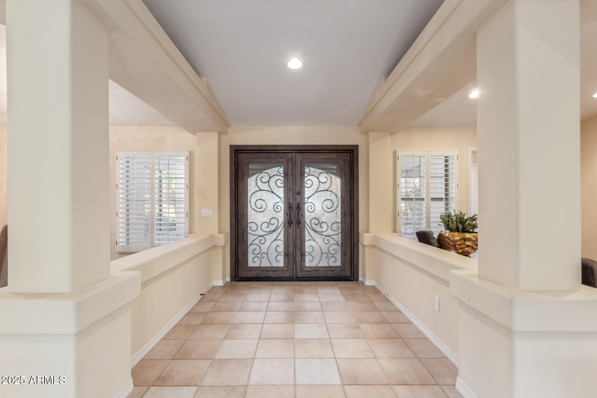 2625 W OAKLAND Street