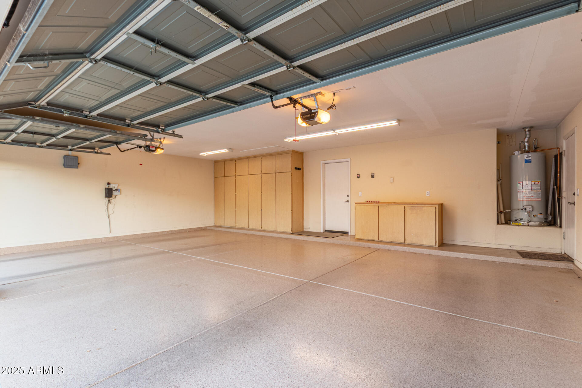 2625 W OAKLAND Street