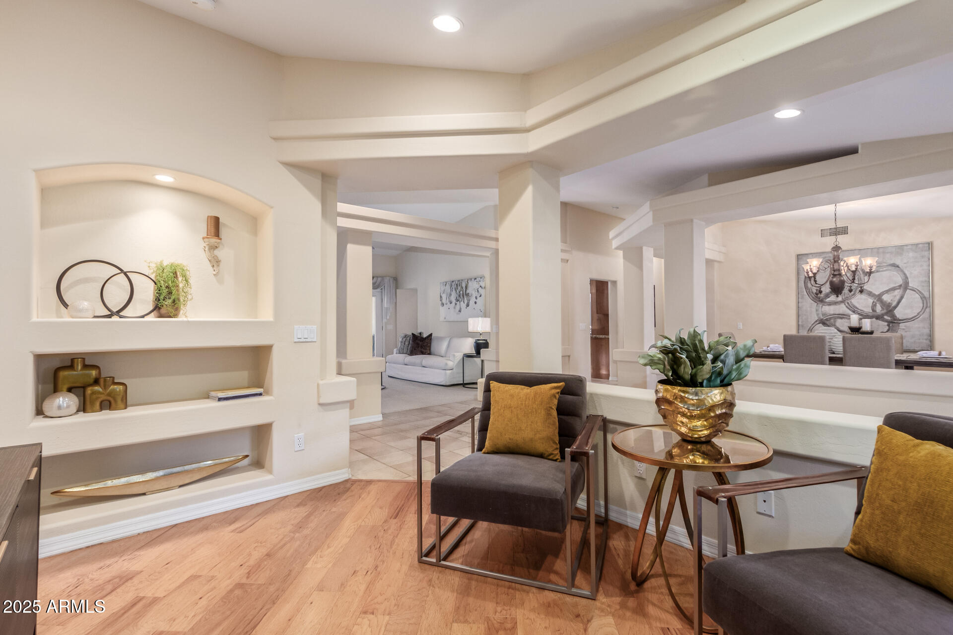 2625 W OAKLAND Street