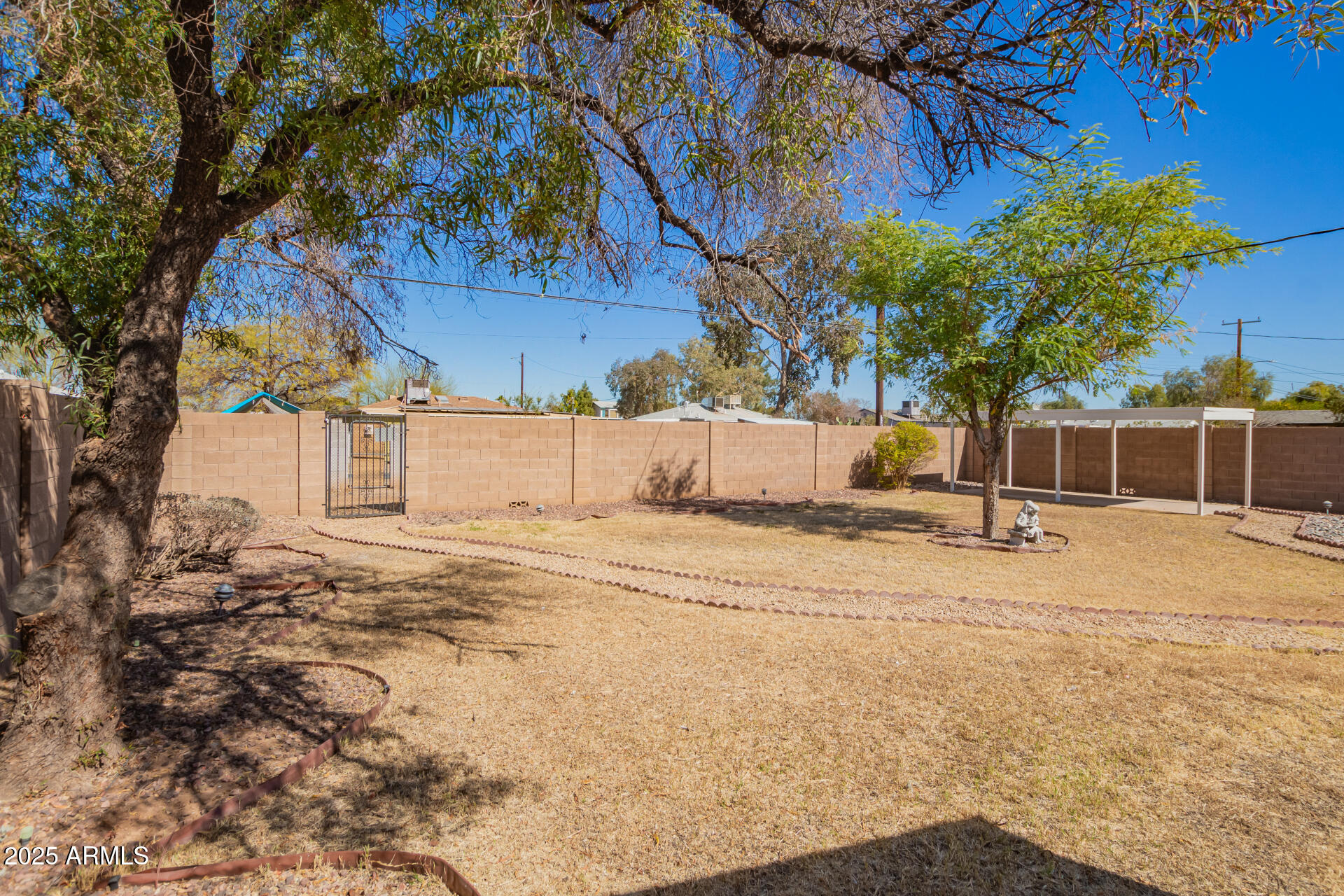 1716 W WELDON Avenue