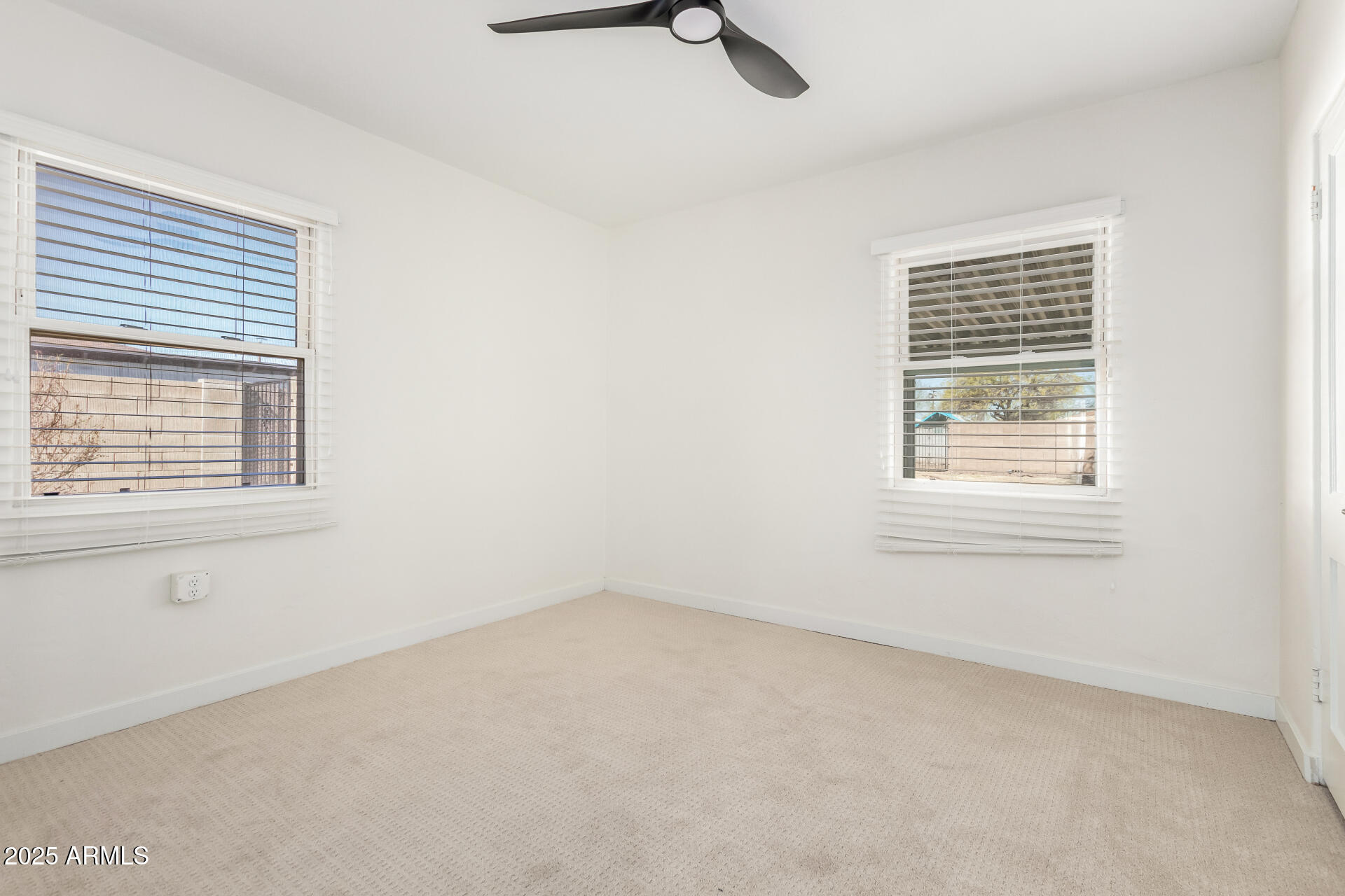 1716 W WELDON Avenue