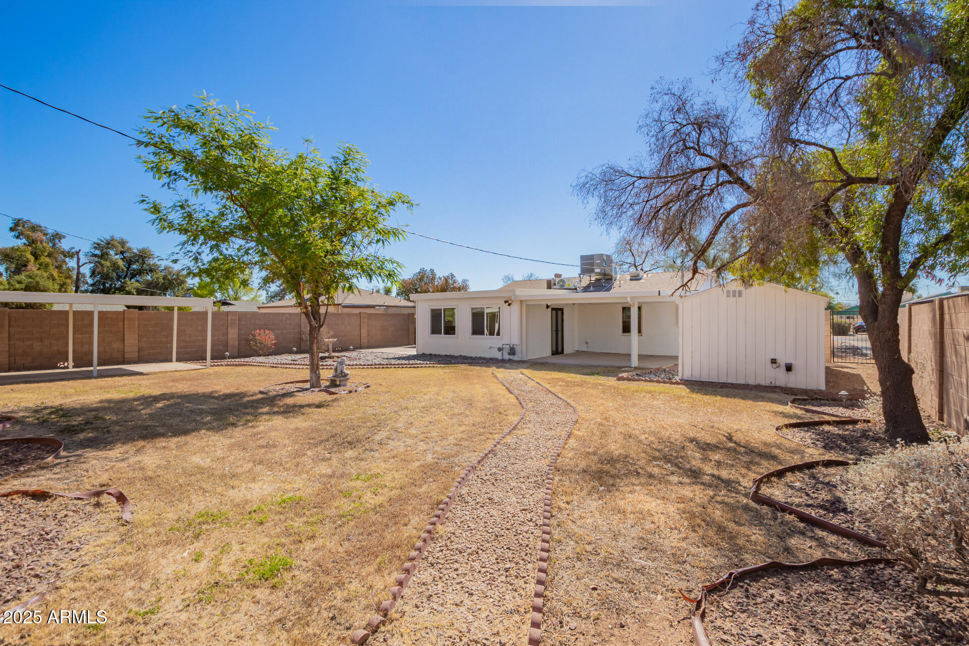 1716 W WELDON Avenue