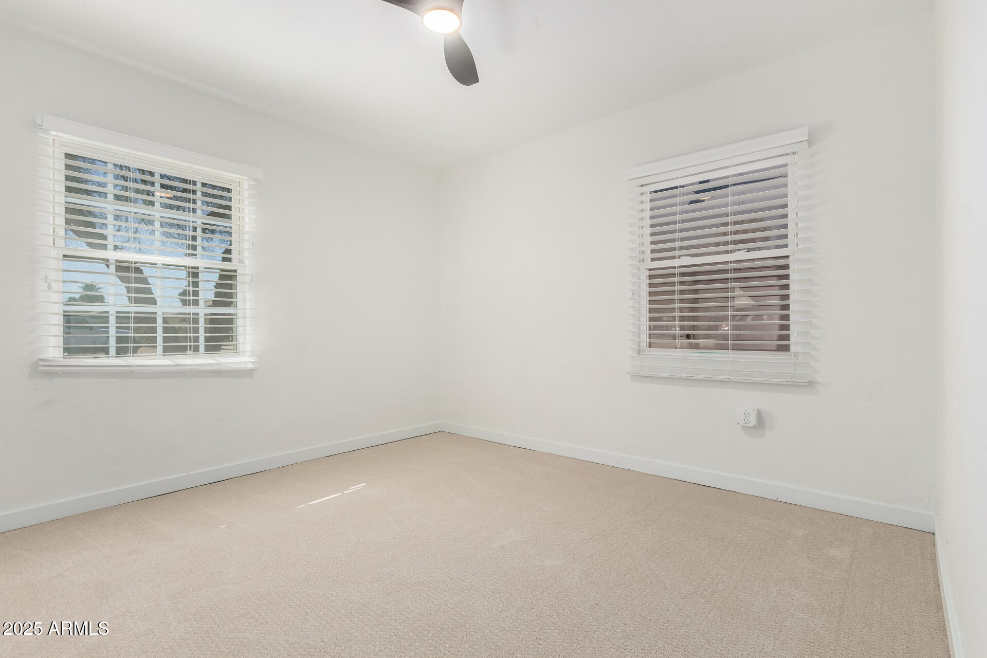 1716 W WELDON Avenue