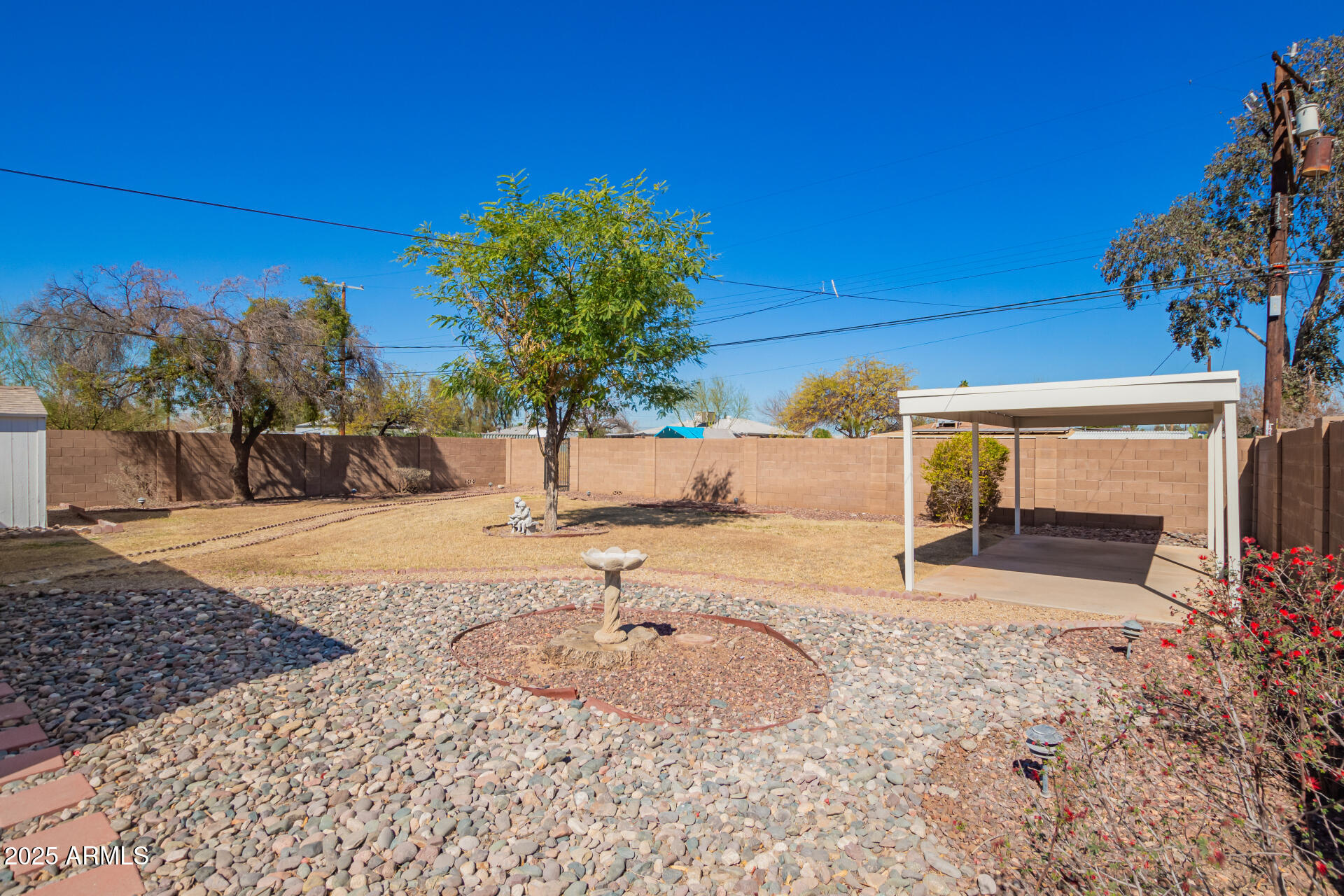 1716 W WELDON Avenue