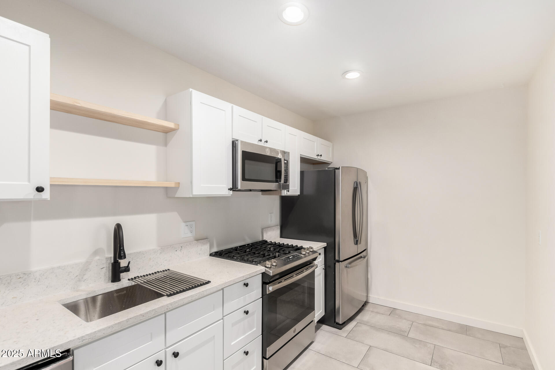 1716 W WELDON Avenue