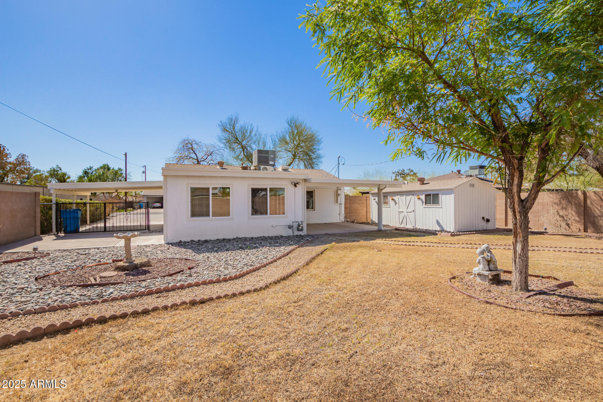 1716 W WELDON Avenue