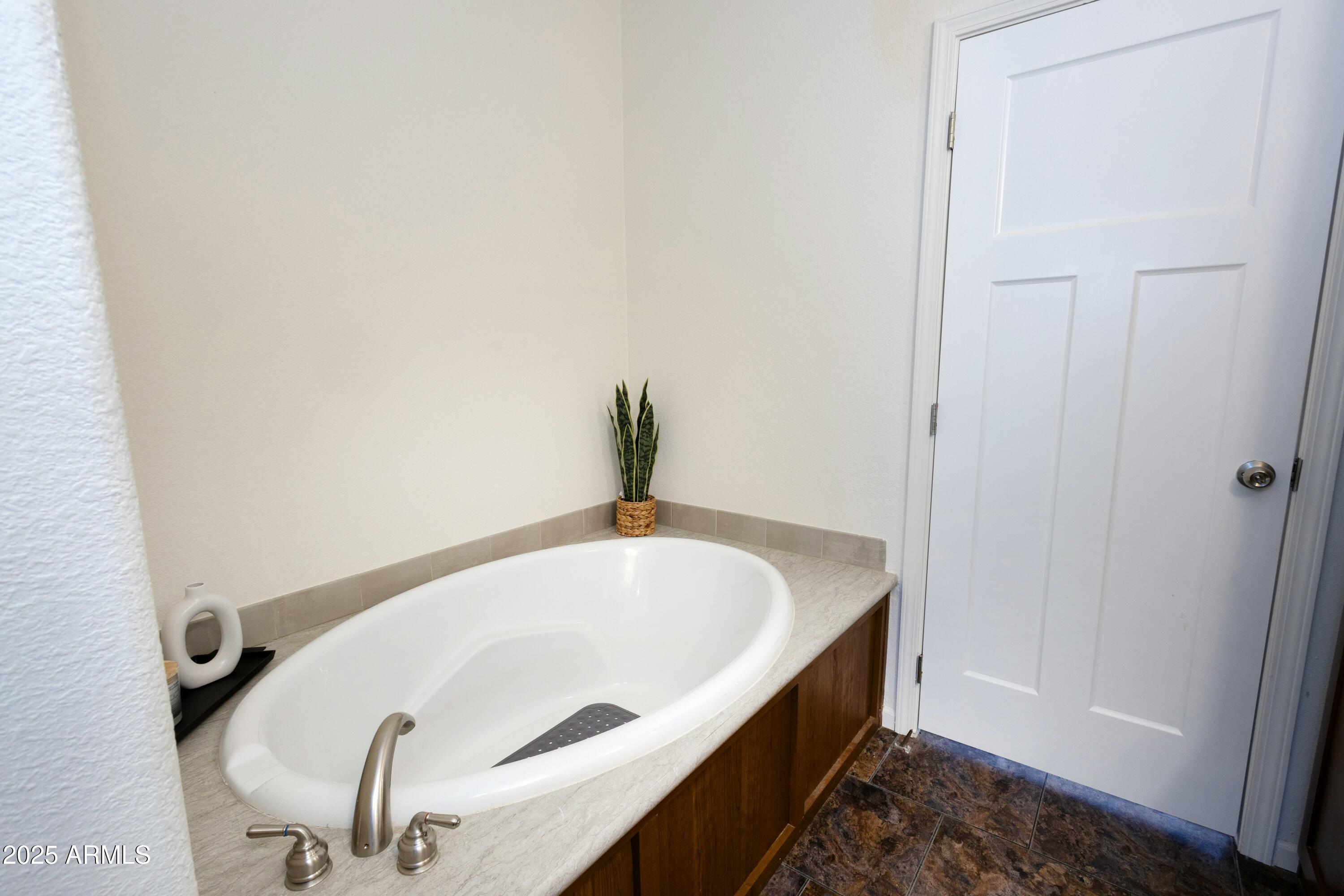 35821 W MONTECITO Avenue