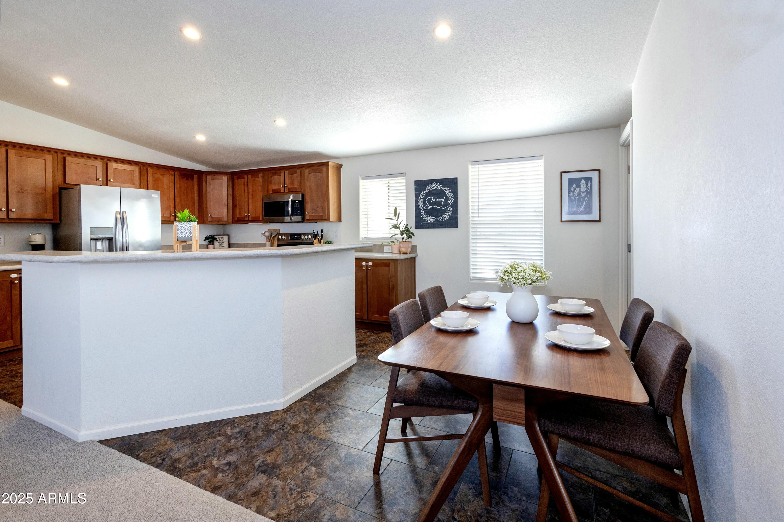 35821 W MONTECITO Avenue