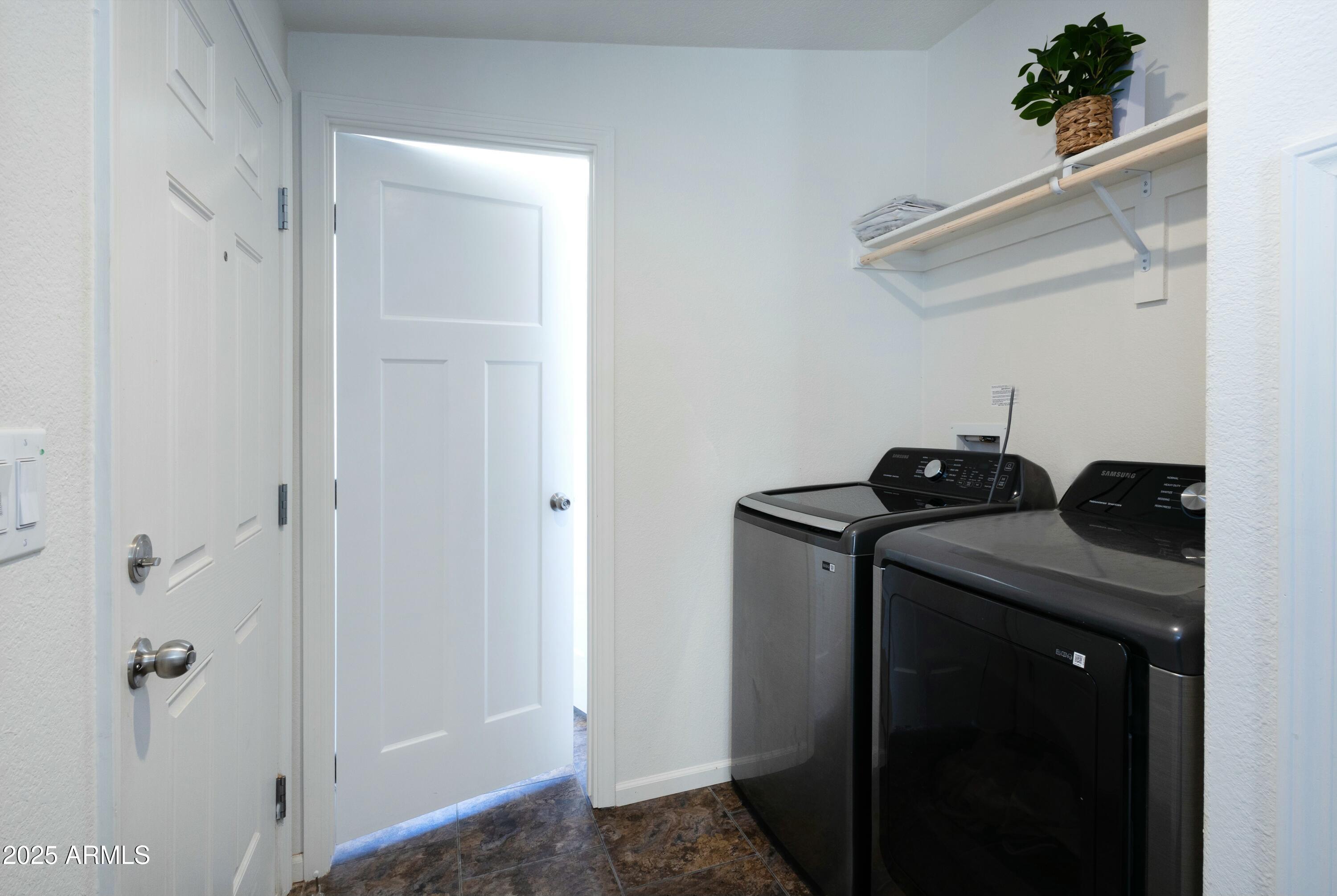 35821 W MONTECITO Avenue