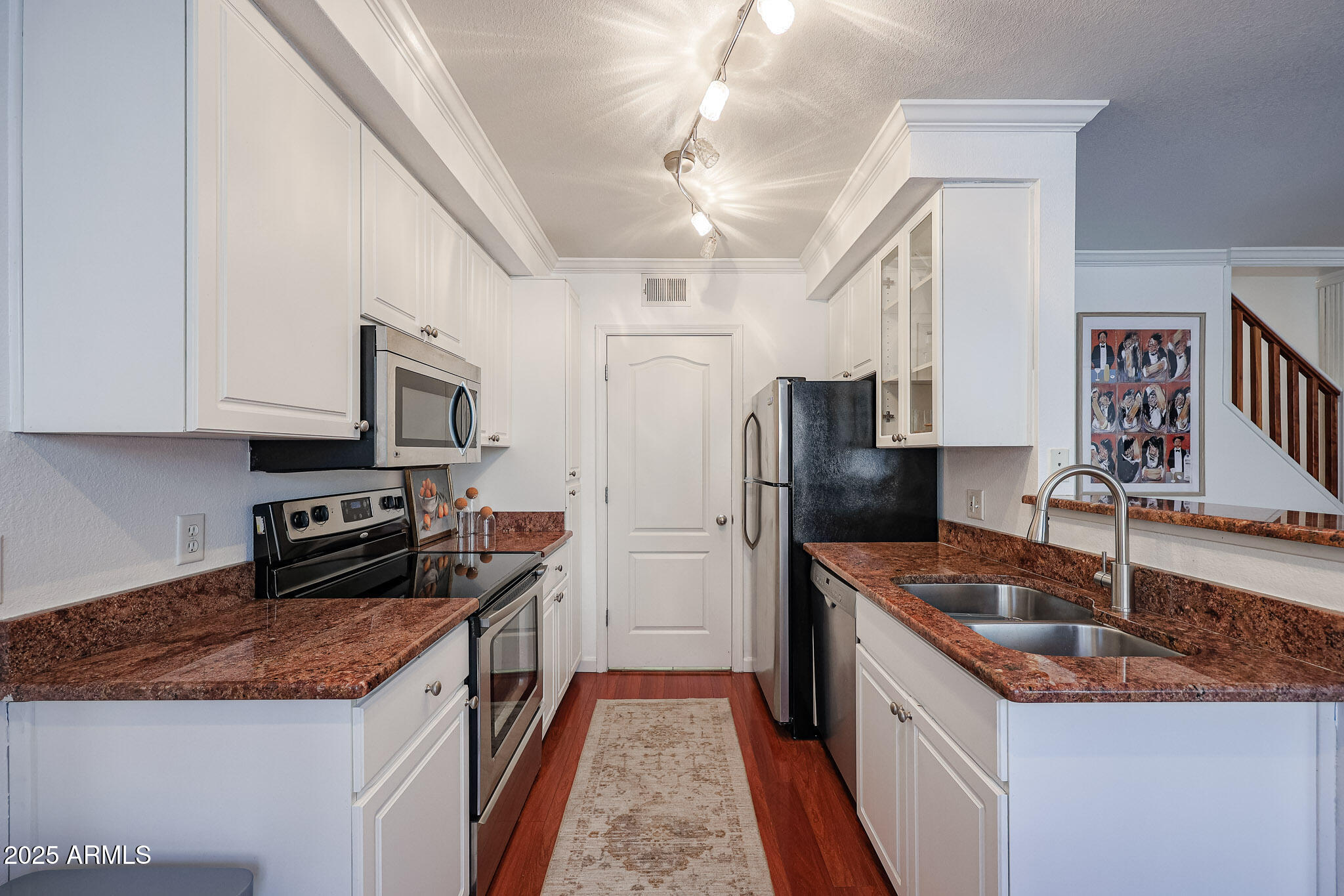 1701 E COLTER Street # 10