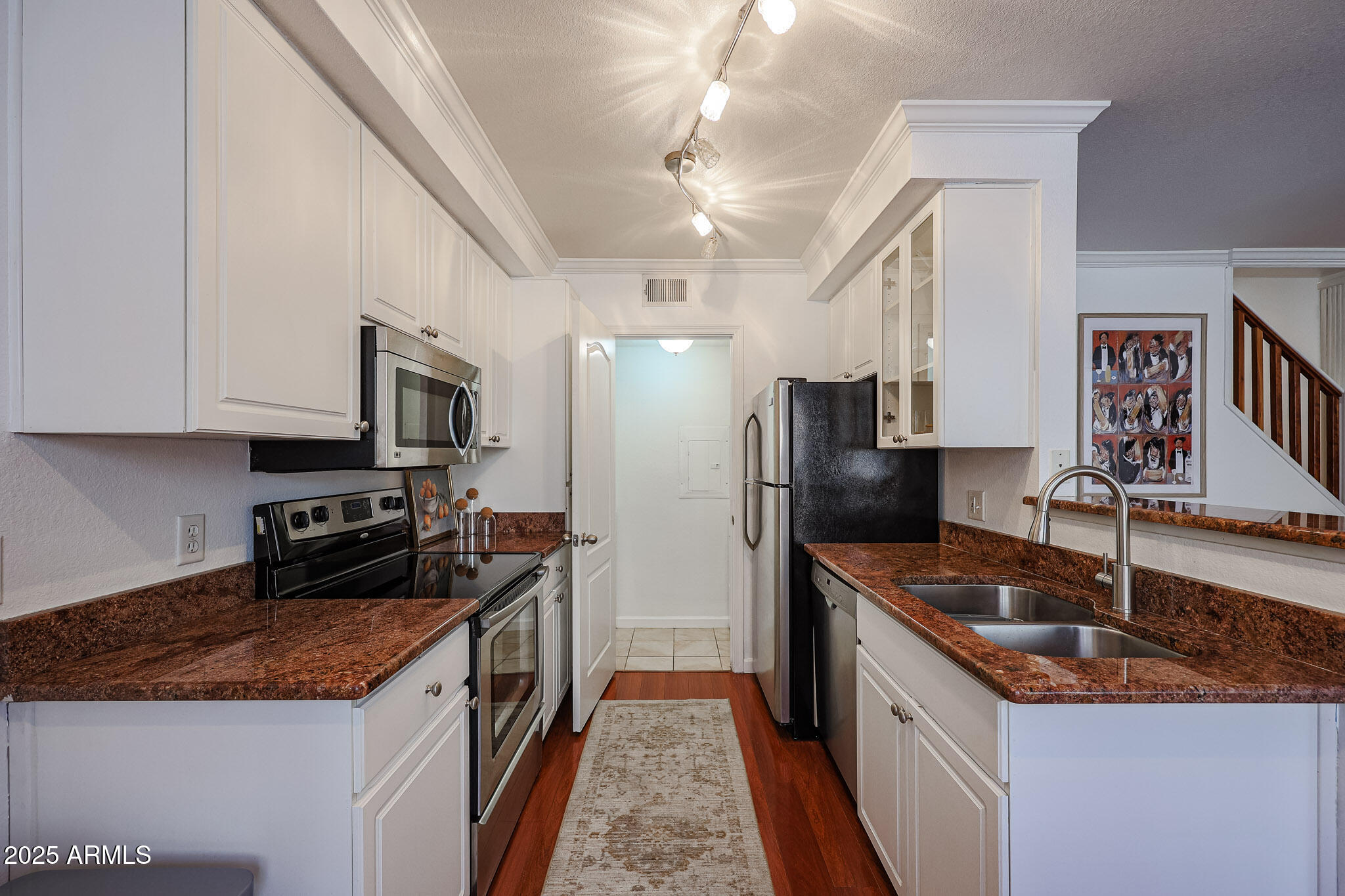 1701 E COLTER Street # 10