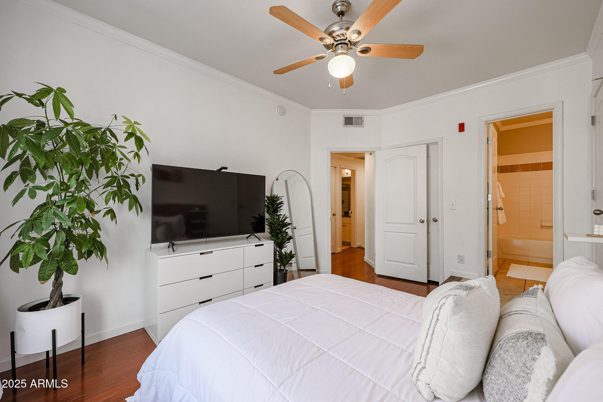 1701 E COLTER Street # 10