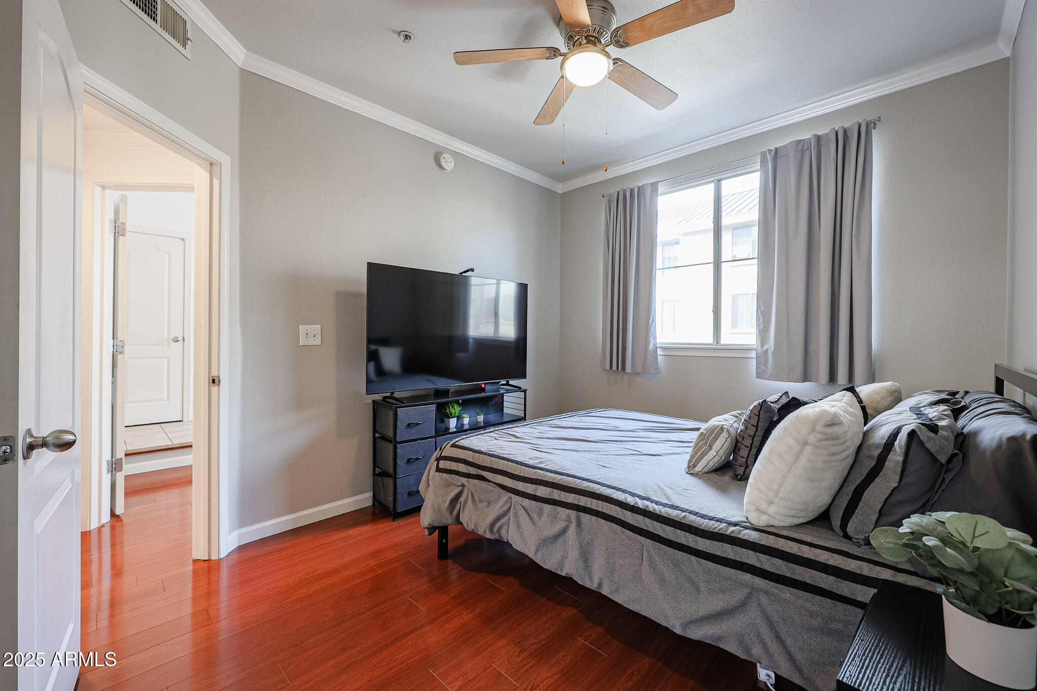 1701 E COLTER Street # 10