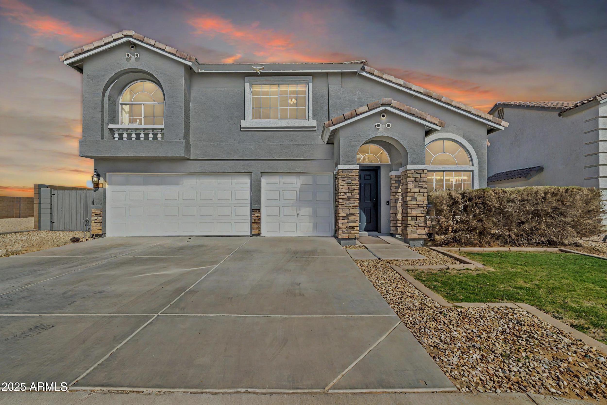 900 E ROSEBUD Drive