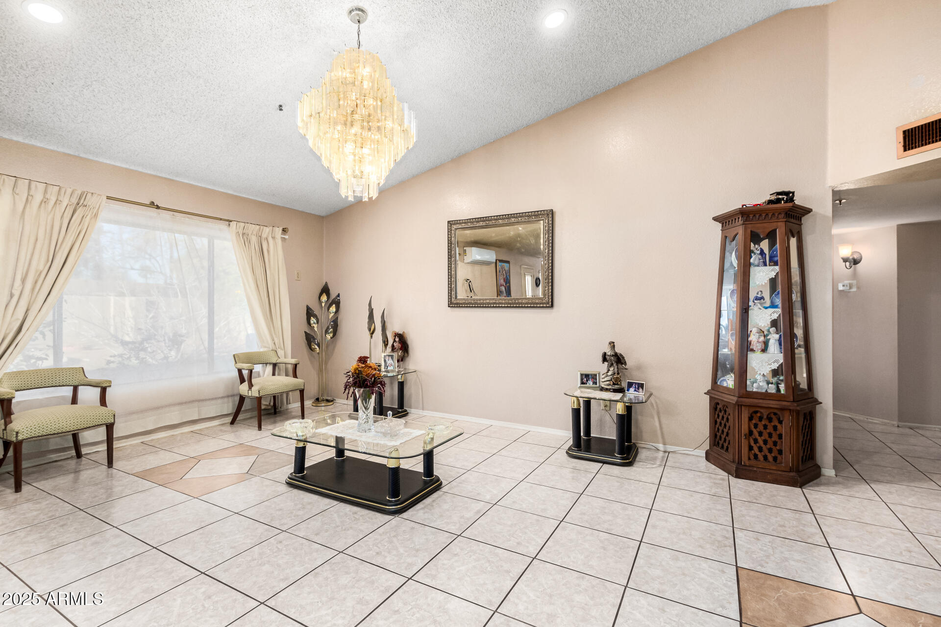 9014 E SHARON Drive