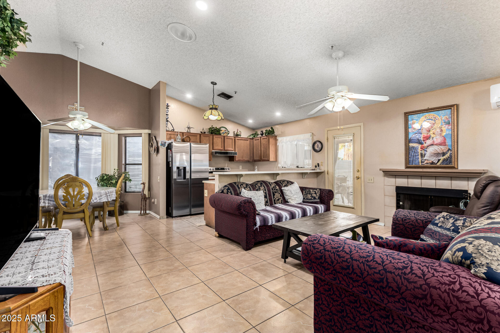 9014 E SHARON Drive
