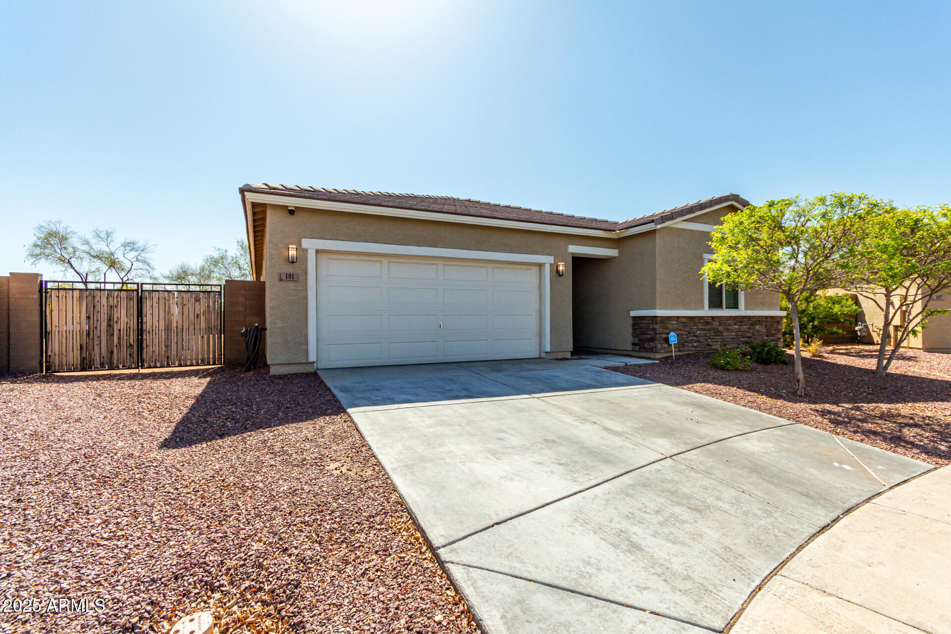 101 W SEVEN SEAS Drive