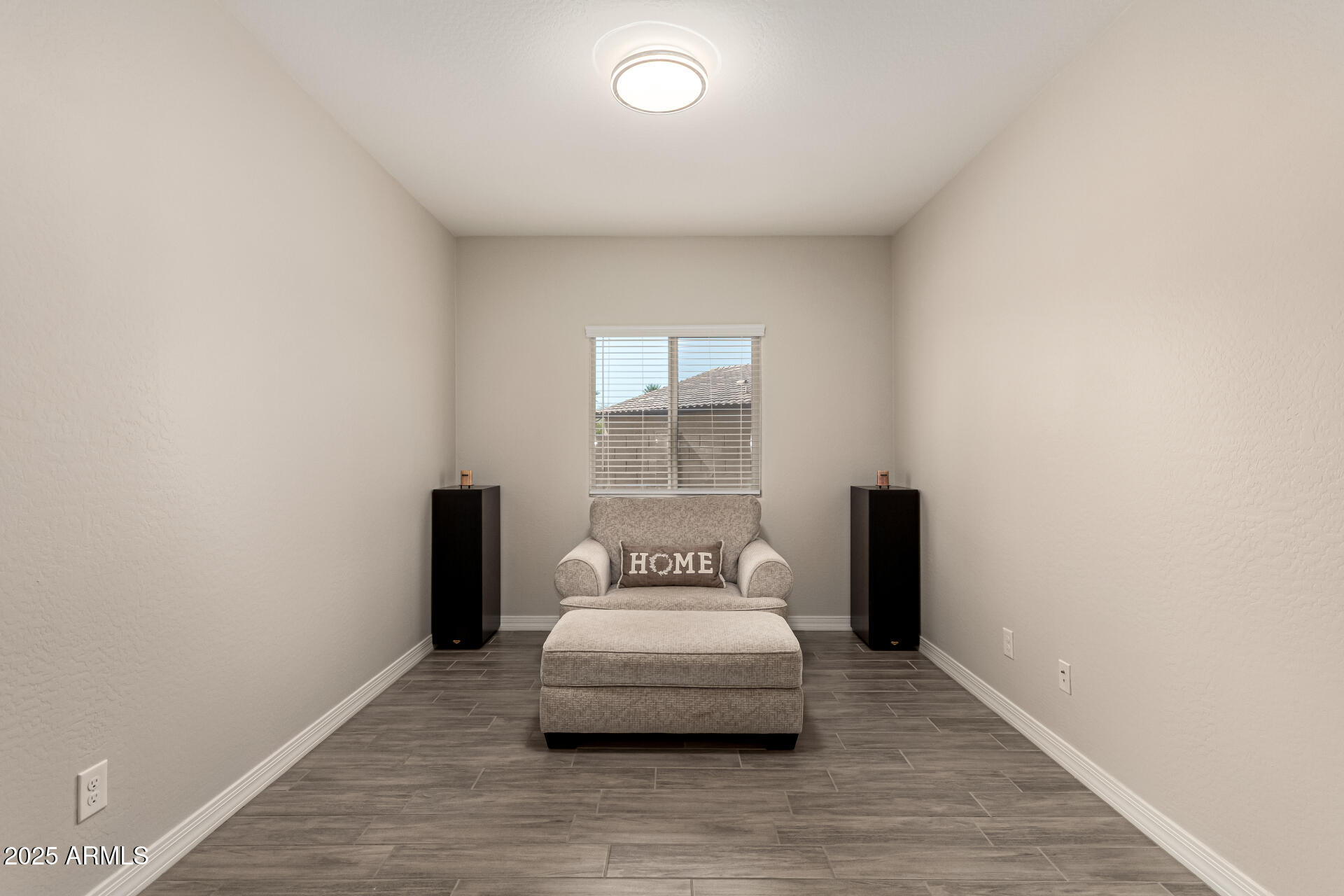 101 W SEVEN SEAS Drive