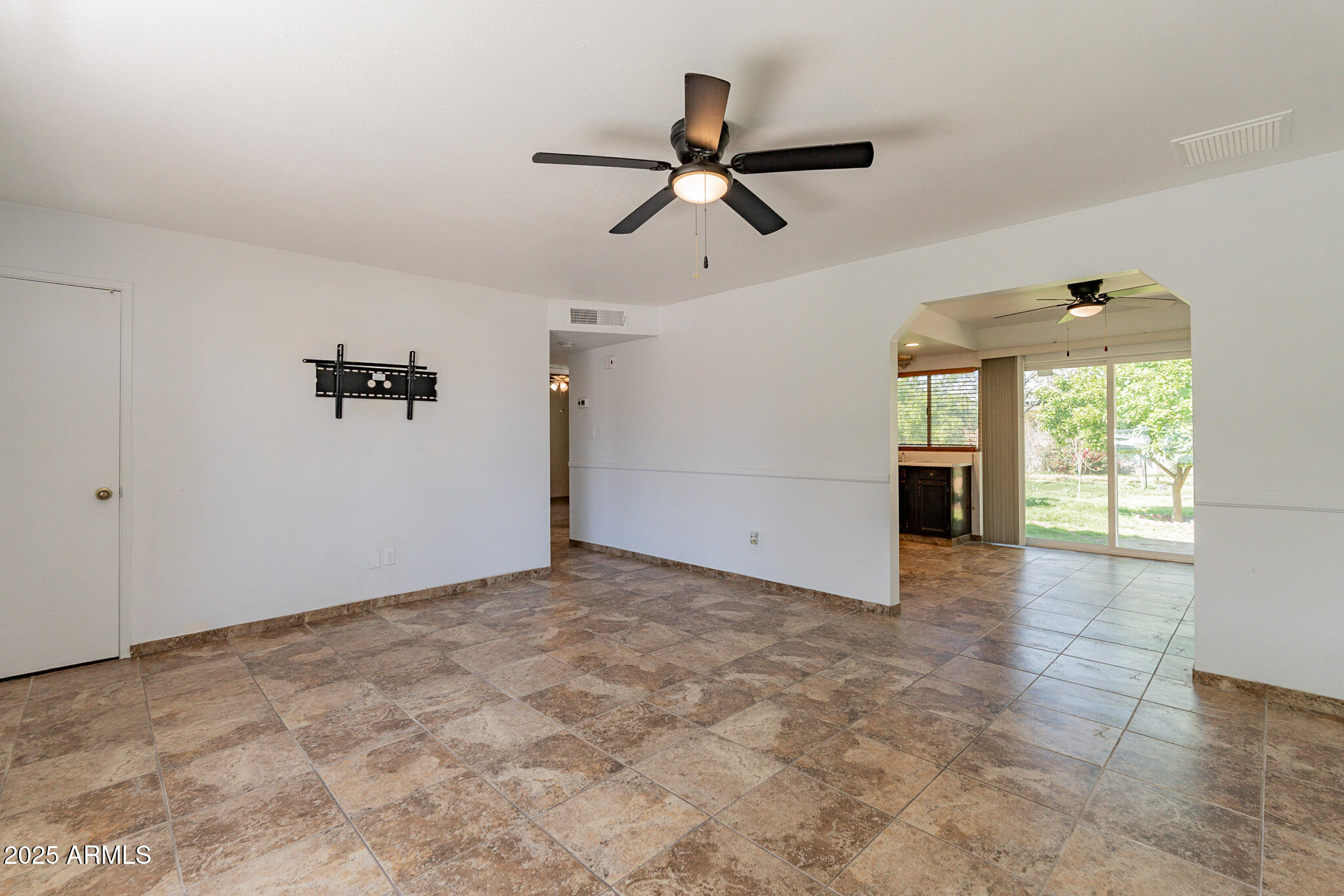 1628 W VILLA MARIA Drive