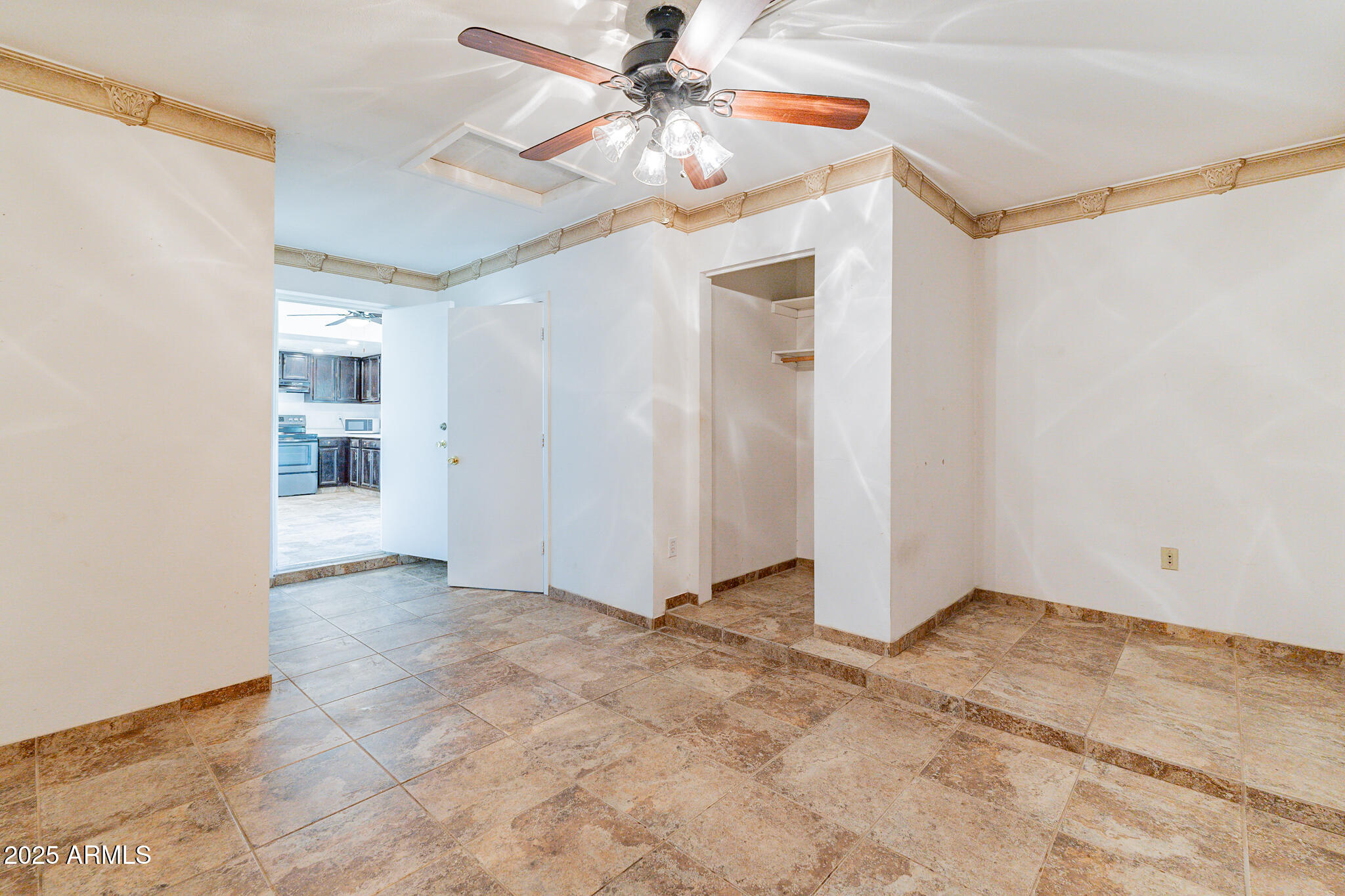 1628 W VILLA MARIA Drive