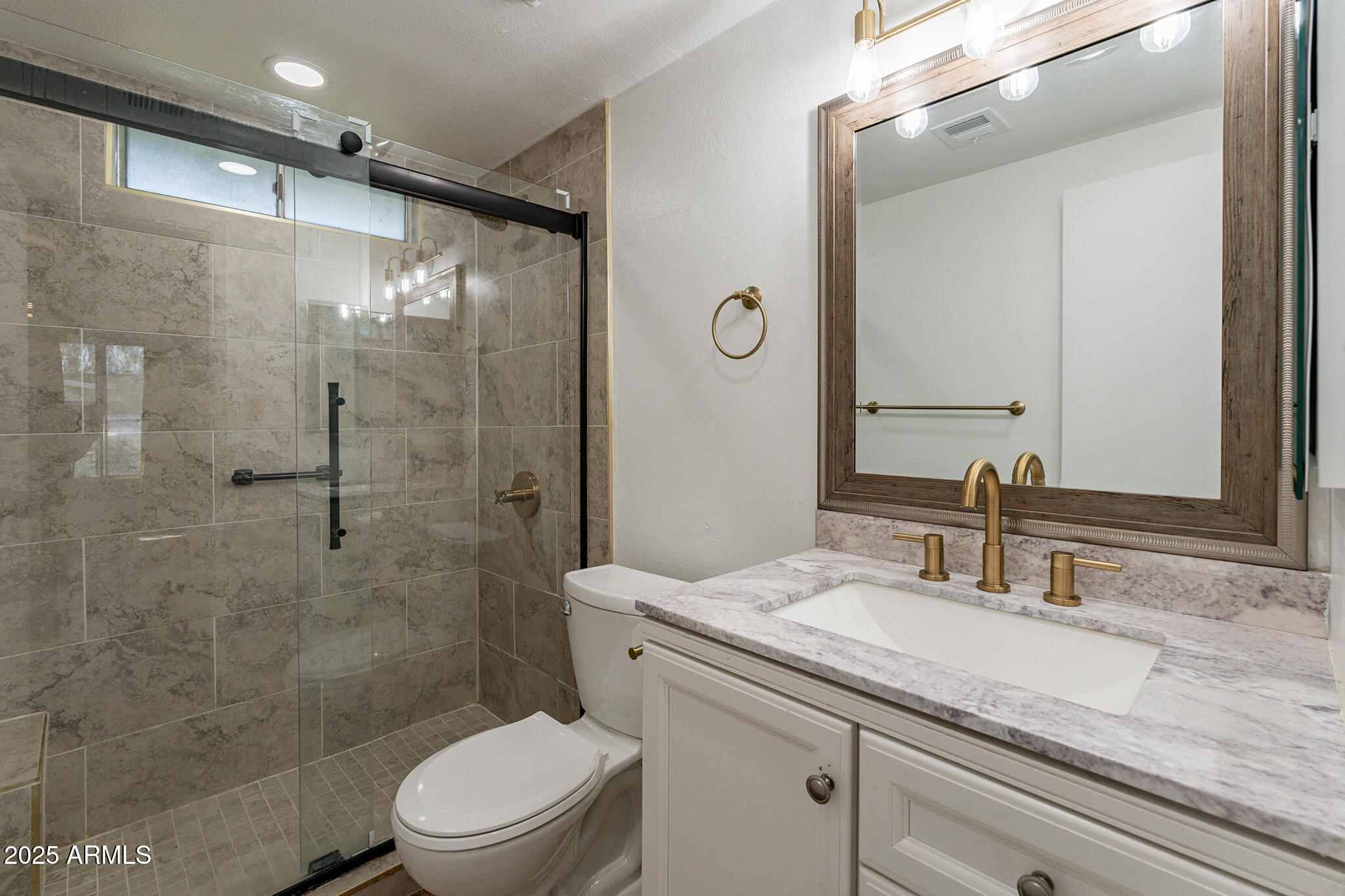 1628 W VILLA MARIA Drive