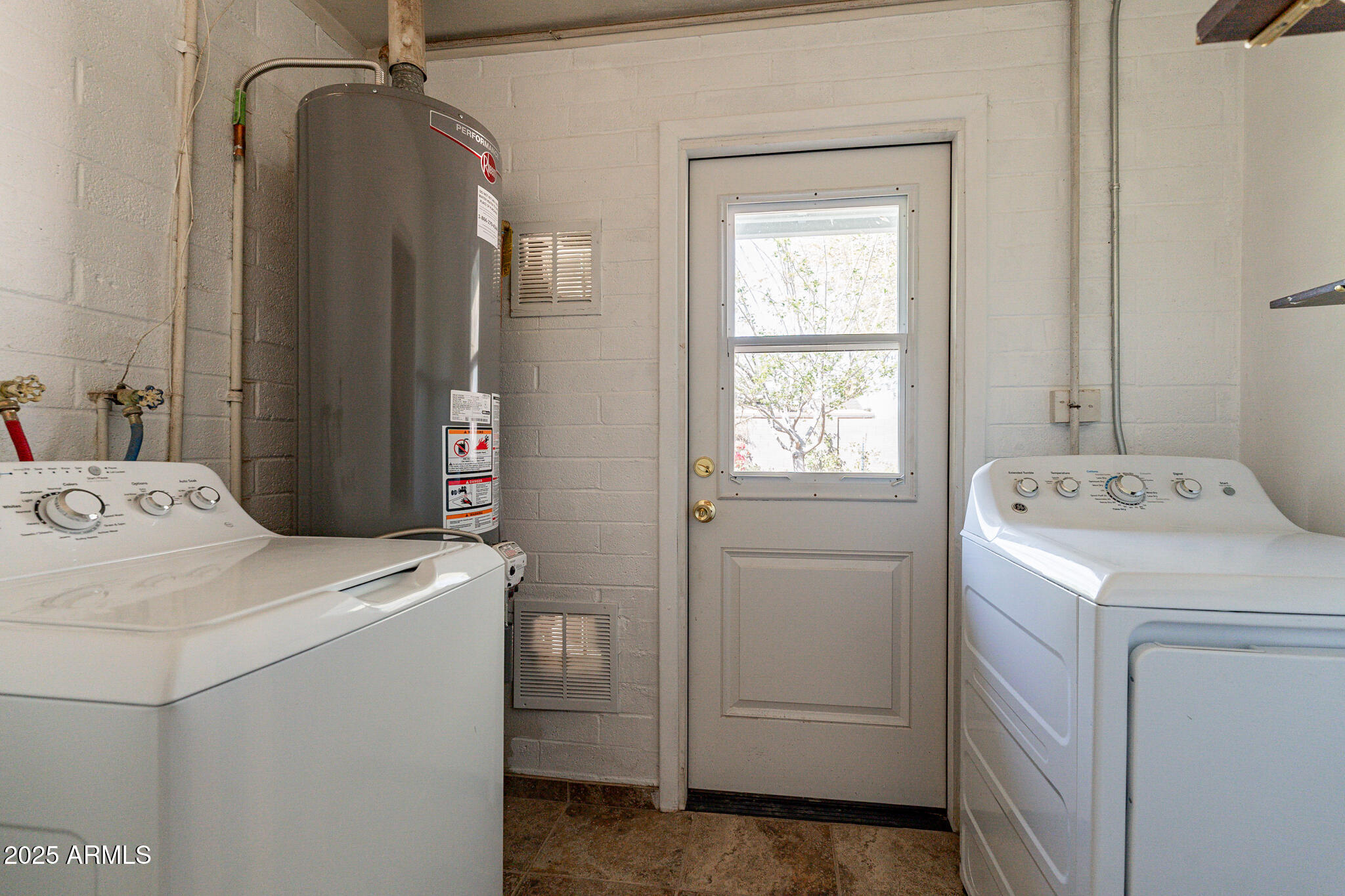 1628 W VILLA MARIA Drive