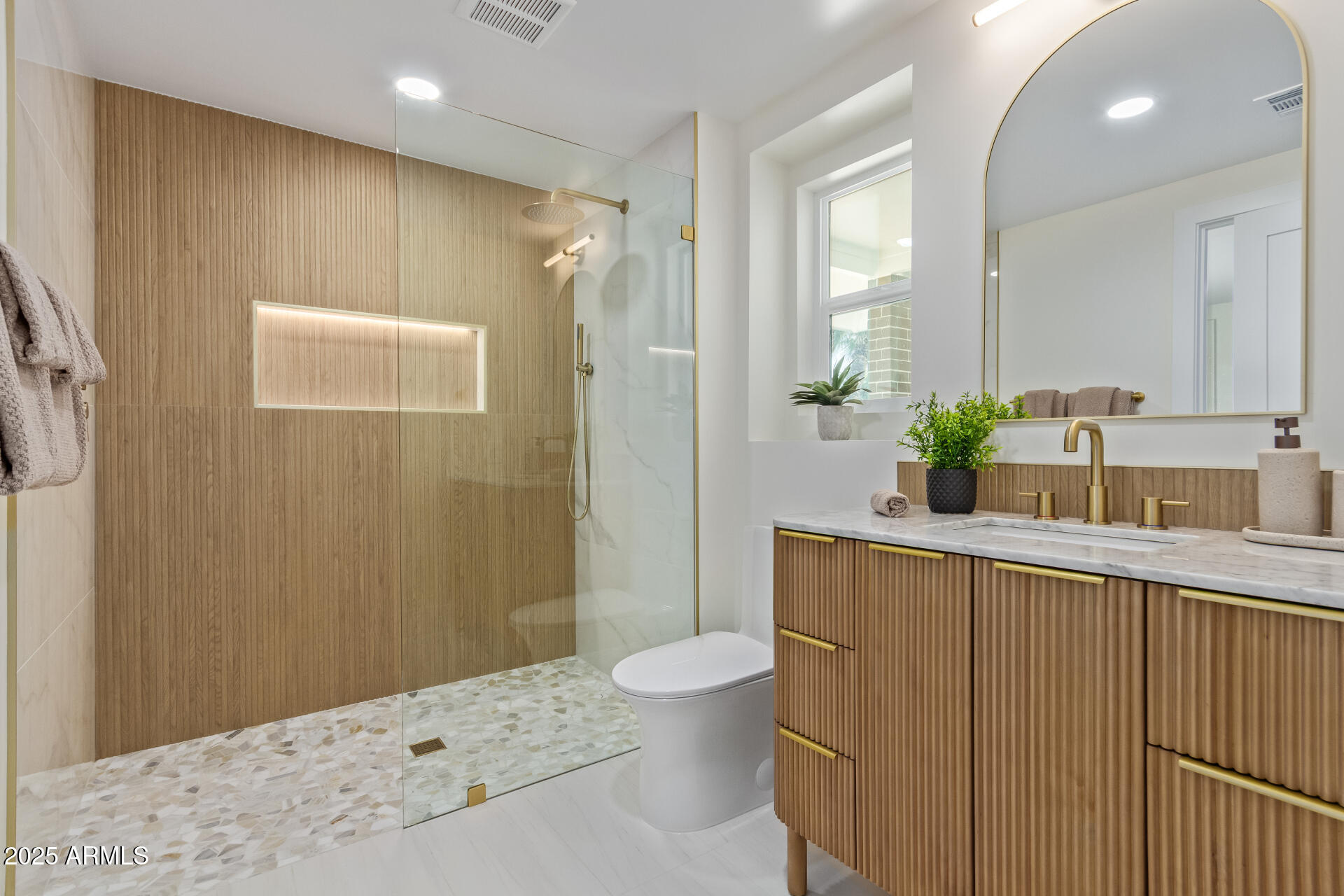 13038 W BUTTERFIELD Drive