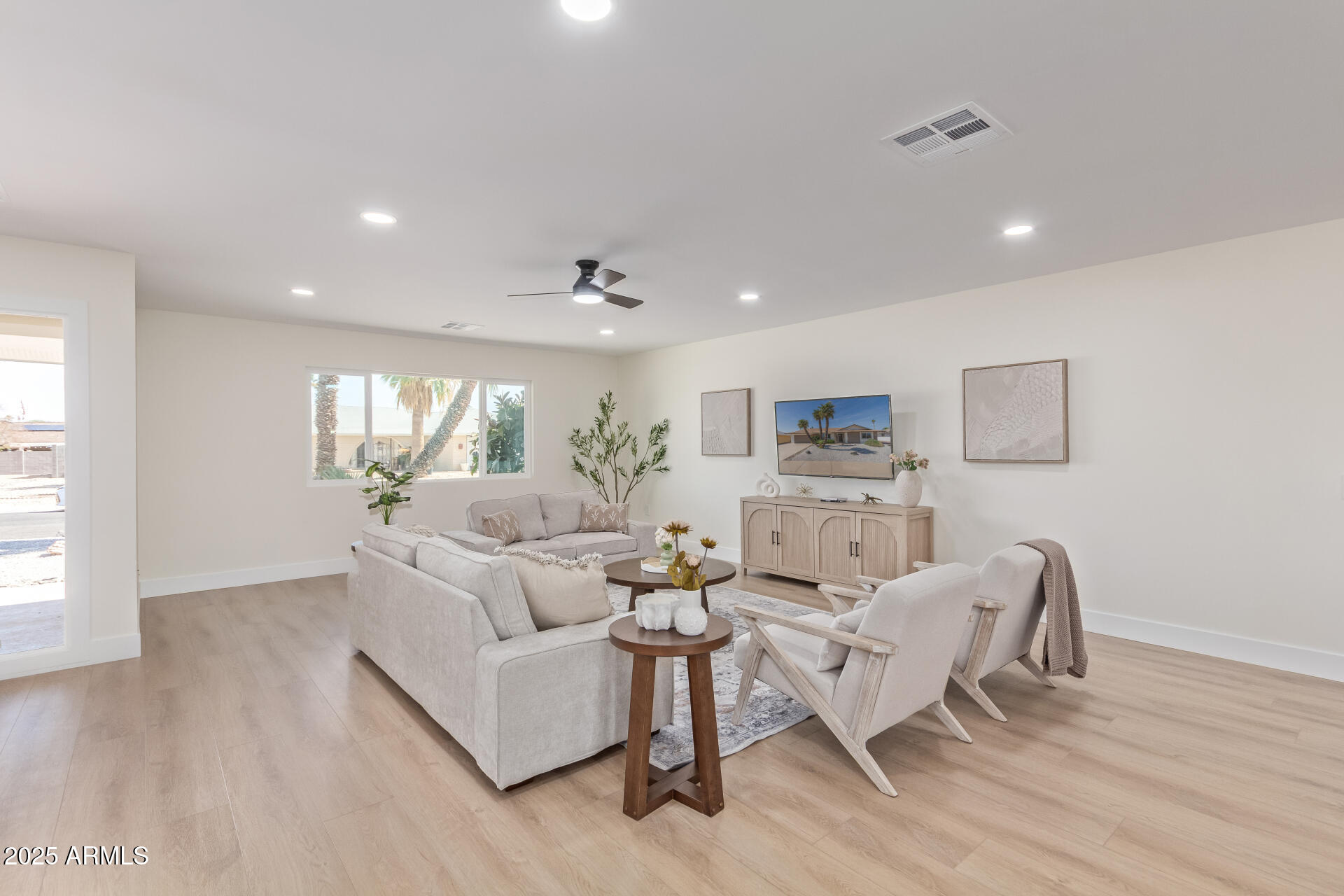 13038 W BUTTERFIELD Drive