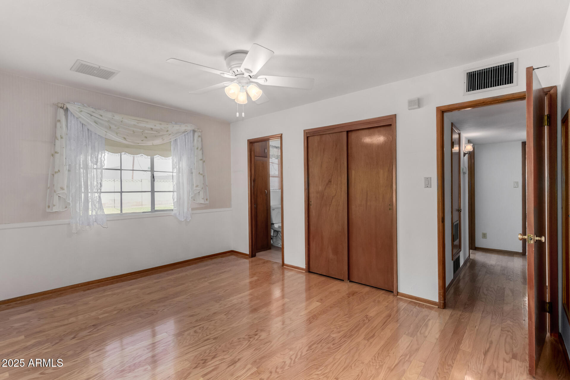 1320 W MARIPOSA Street