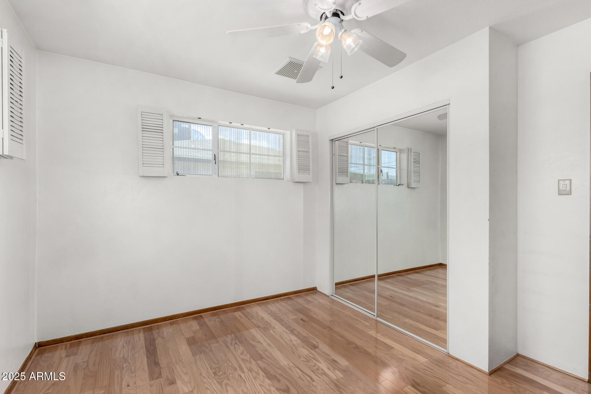 1320 W MARIPOSA Street