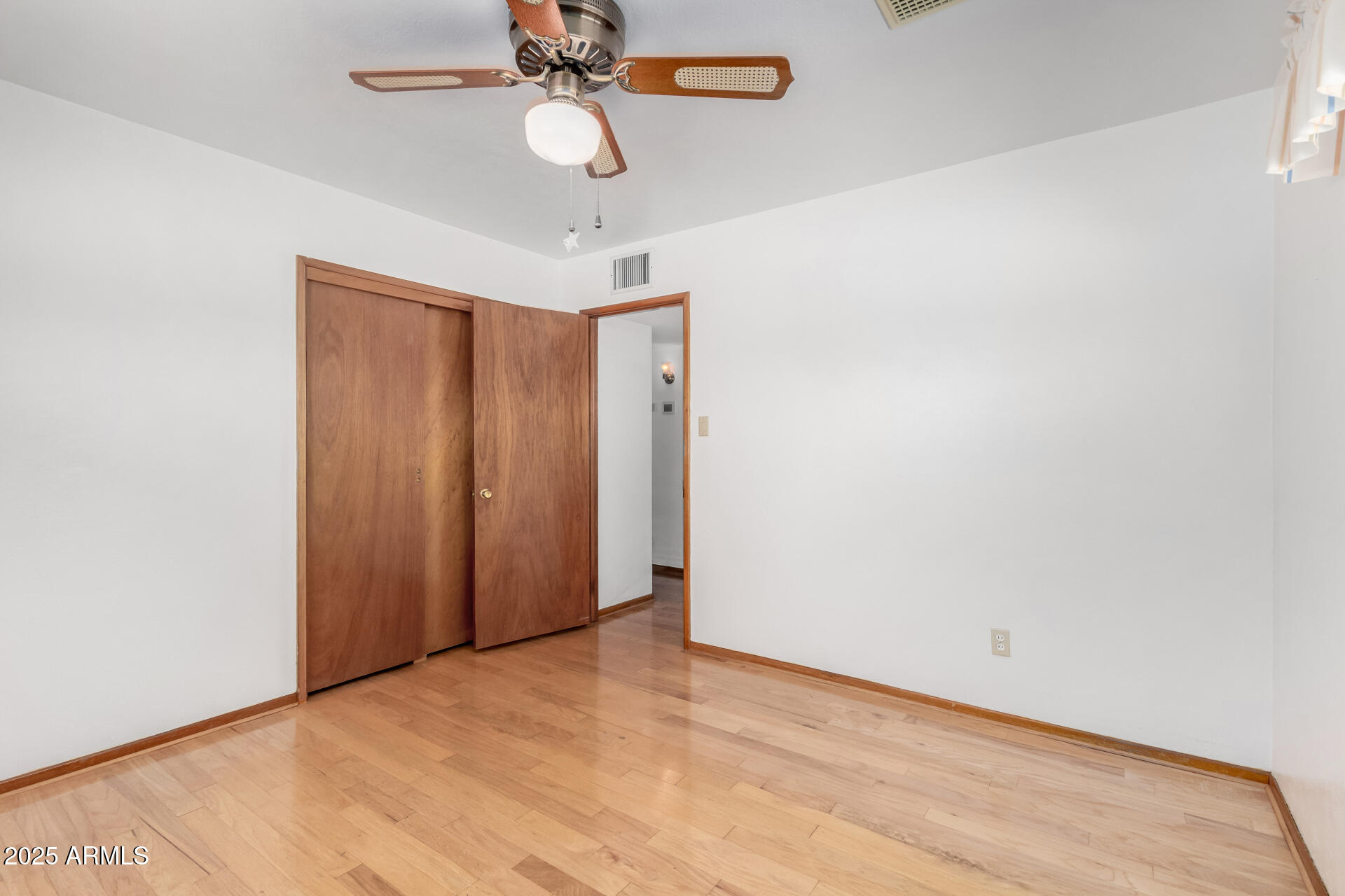 1320 W MARIPOSA Street