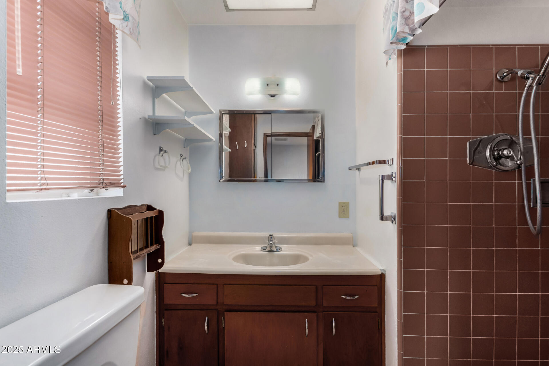 1320 W MARIPOSA Street