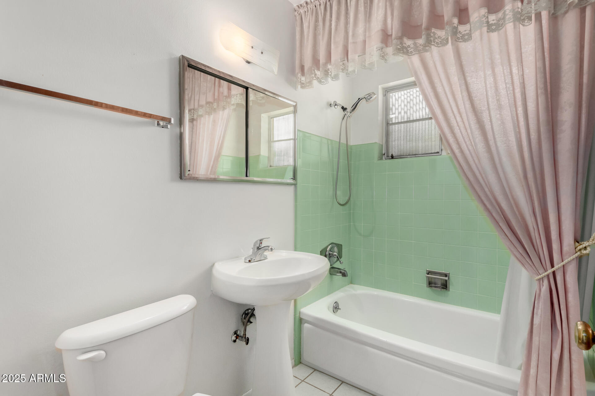 1320 W MARIPOSA Street